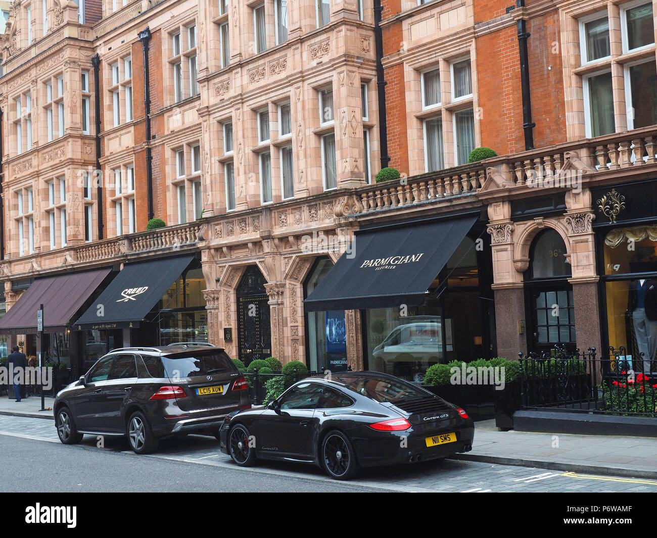 Mayfair, Londra, Mount Street, negozi di designer Foto Stock