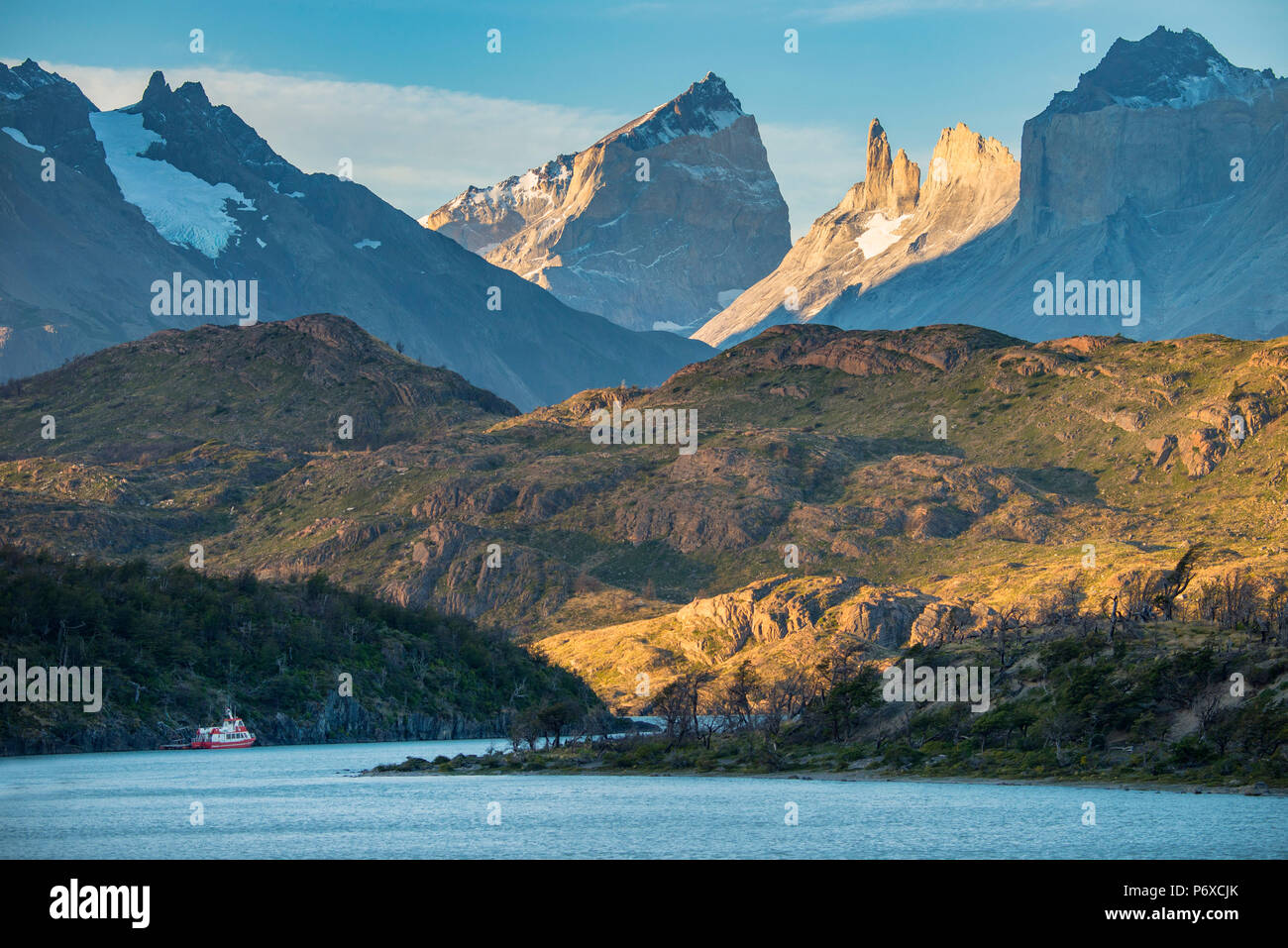 Sud America, Patagonia, Cile, Parco Nazionale Torres del Paine, lago Grey Foto Stock