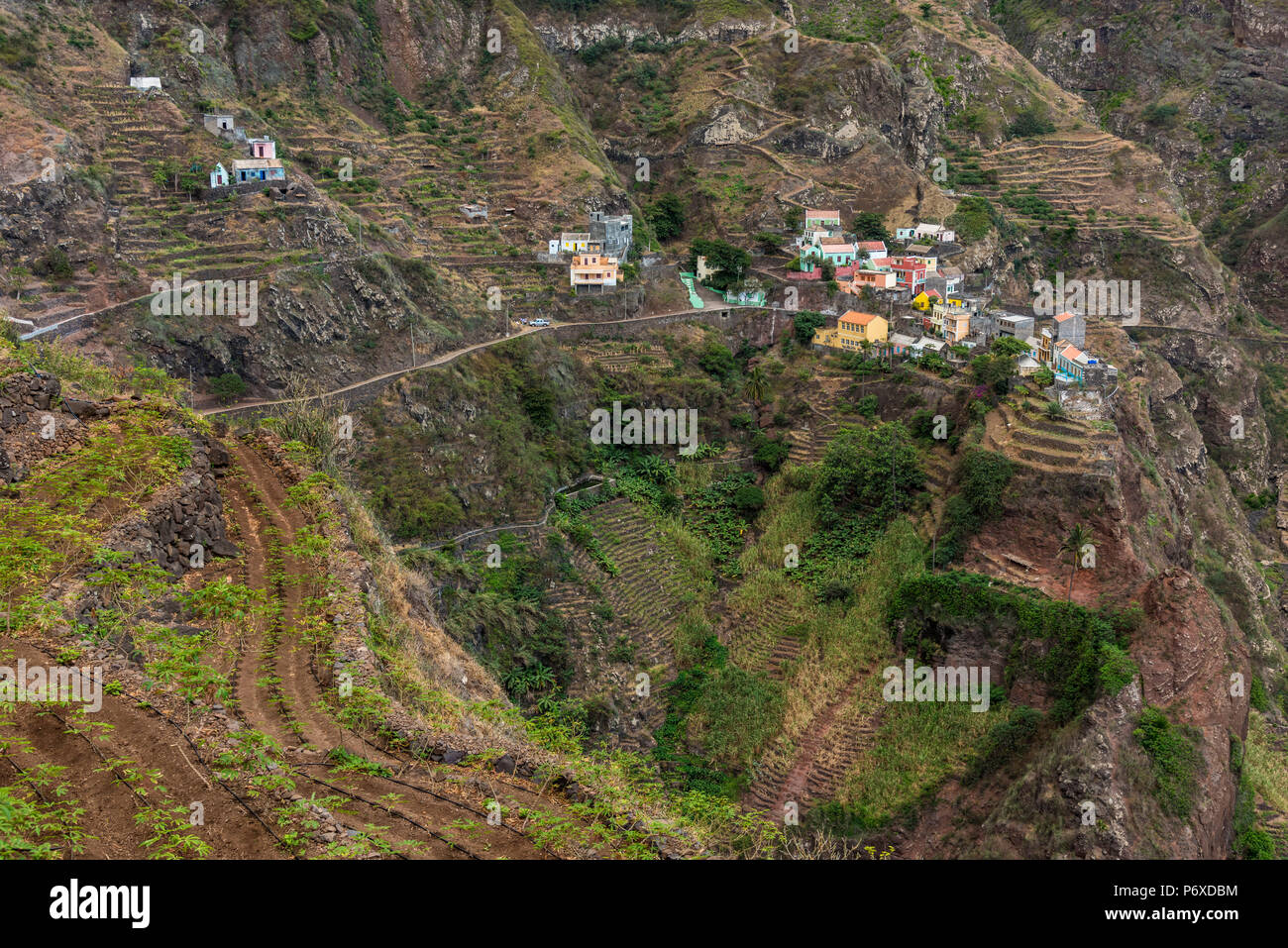 Africa, Capo Verde, Santo Antao. Il villaggio di Fontainhas sull'escursione costiera. Foto Stock