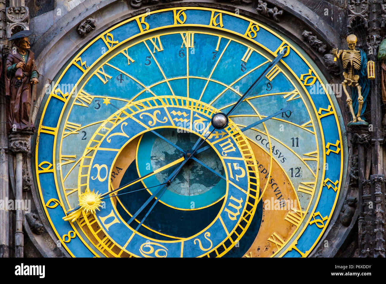 Repubblica Ceca, Praga Staré Mesto (Città Vecchia). L'Orologio Astronomico di Praga (Prague Orloj), sulla Piazza della Città Vecchia. Foto Stock