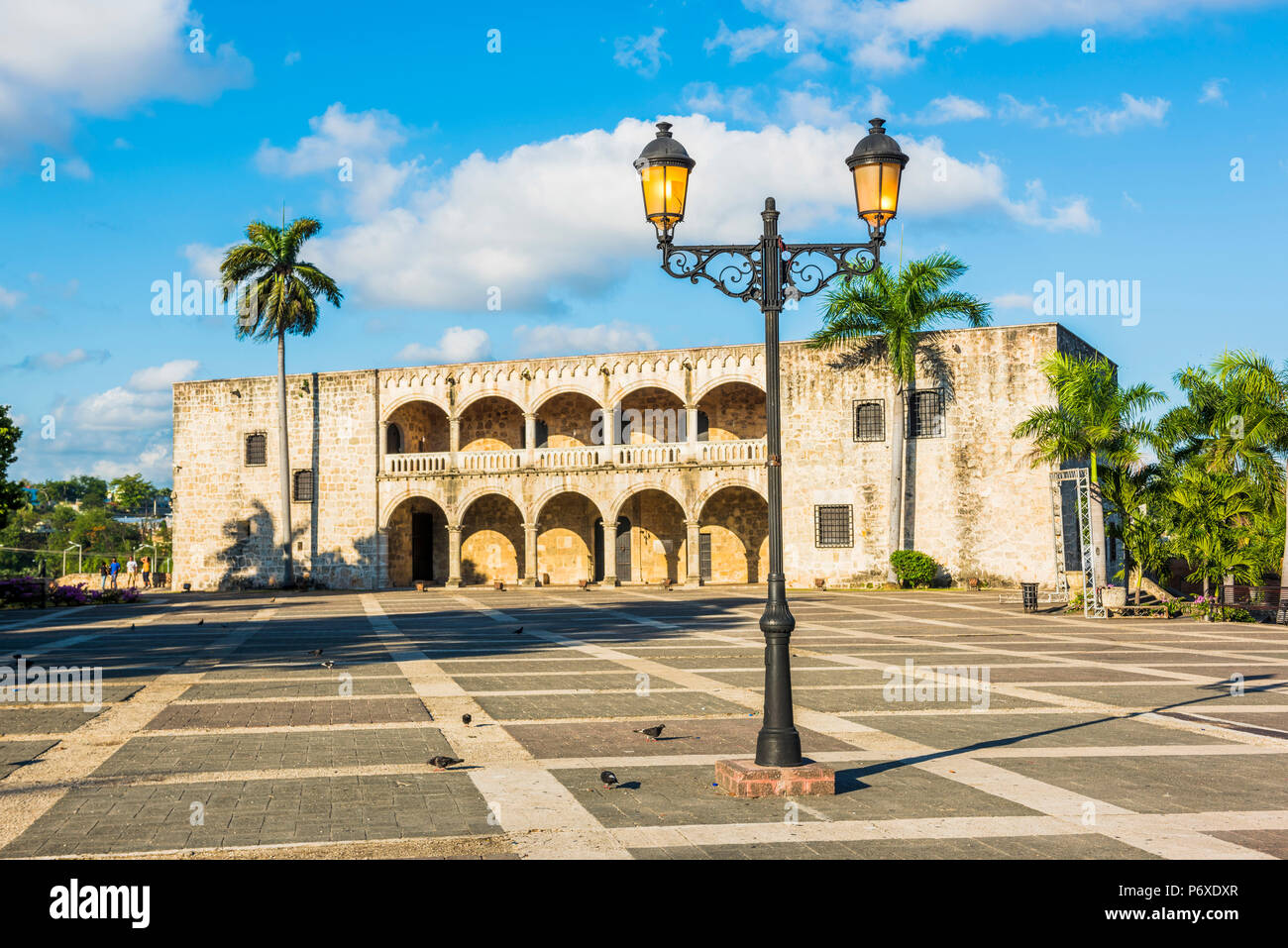 Il Colonial (Ciudad Colonial), Santo Domingo, Repubblica Dominicana. Alcazar de Colon (Alcazar di Colombo) palace. Foto Stock