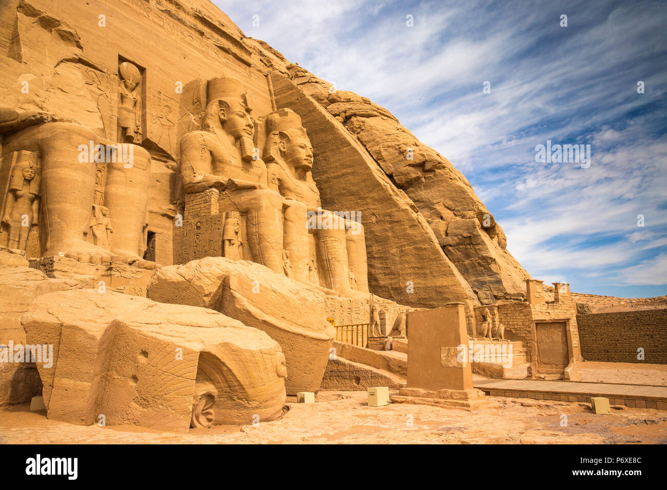 Egitto, Abu Simbel, il grande tempio, noto come il Tempio di Ramses II Foto Stock