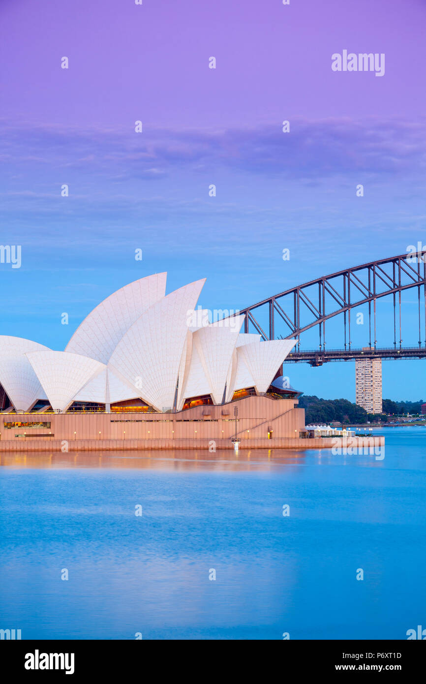 Sydney Opera House & Harbour Bridge, il Darling Harbour, Sydney, Nuovo Galles del Sud, Australia Foto Stock