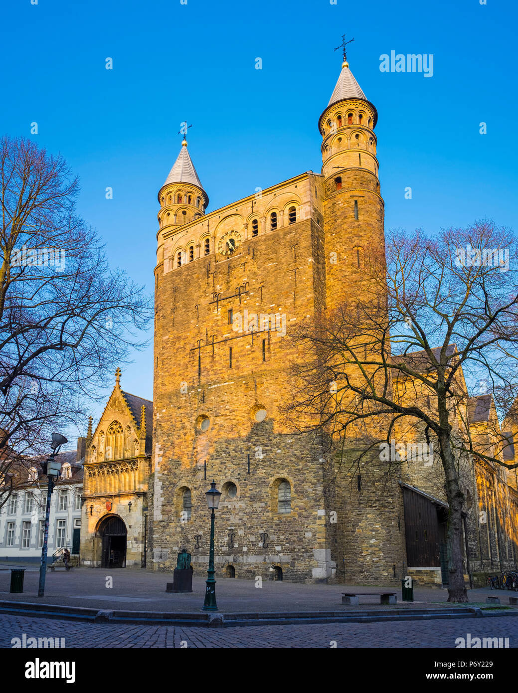 Basiliek van Onze Lieve Vrouwe (Basilica di Nostra Signora), Jekerkwartier, Maastricht, Limburgo, Paesi Bassi Foto Stock