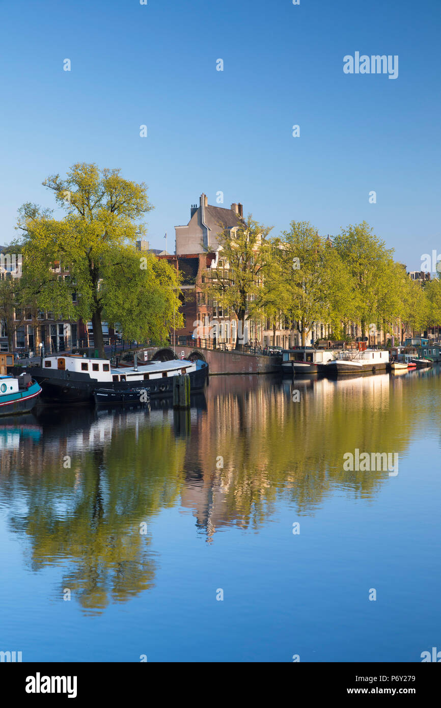 Fiume Amstel di Amsterdam, Paesi Bassi Foto Stock