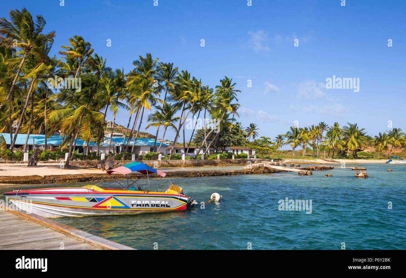 St Vincent e Grenadine, Union Island, Clifton Harbour, Anchorage Yacht Club pier Foto Stock