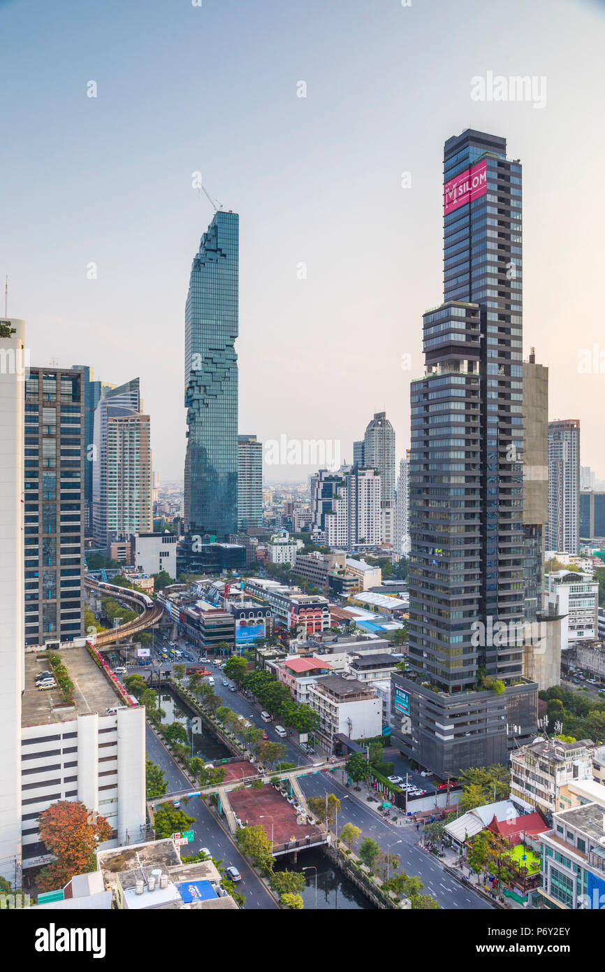 MahaNakhon Tower (da Ole Scheeren), Silom, Bangkok, Thailandia Foto Stock