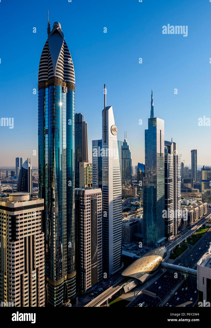 Centro Finanziario Internazionale di Dubai, vista in elevazione, Dubai, Emirati Arabi Uniti Foto Stock