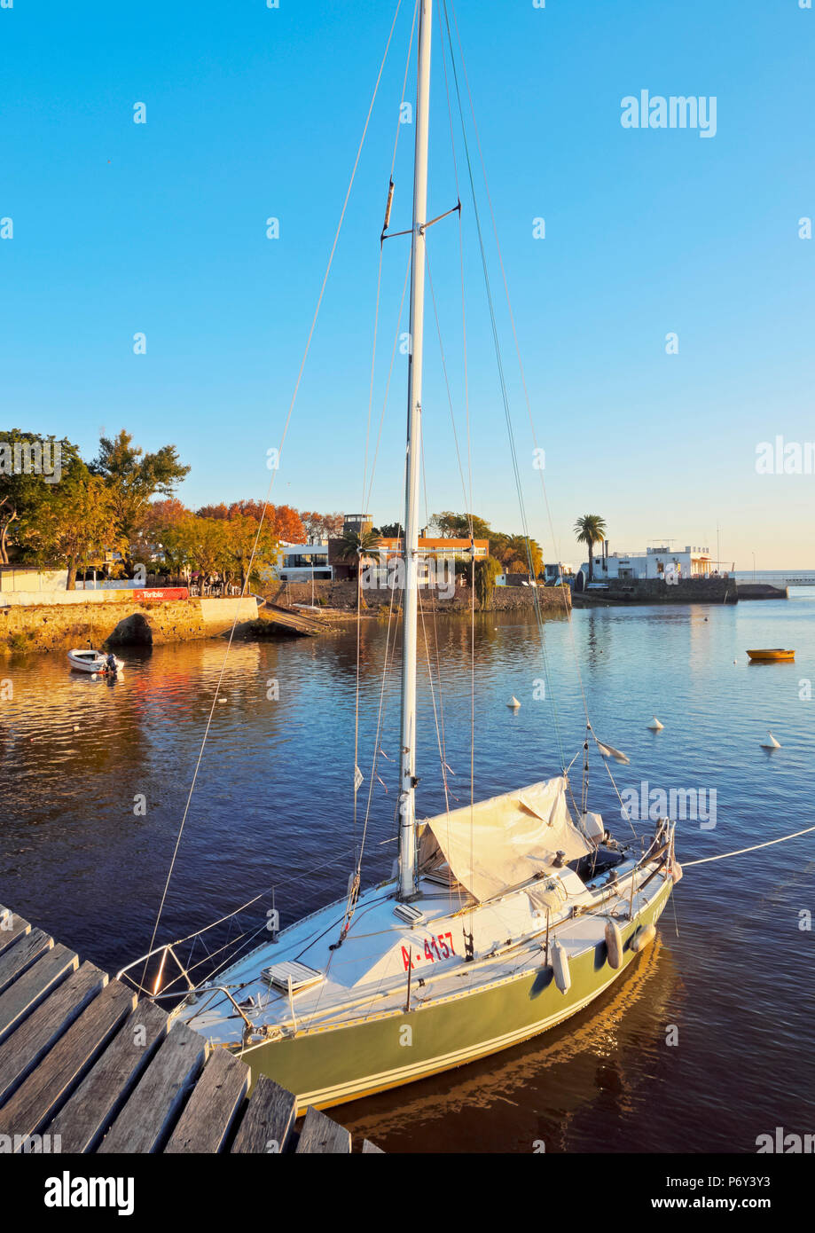 Uruguay, Dipartimento di Colonia e Colonia del Sacramento, vista dal pontile nel quartiere storico. Foto Stock