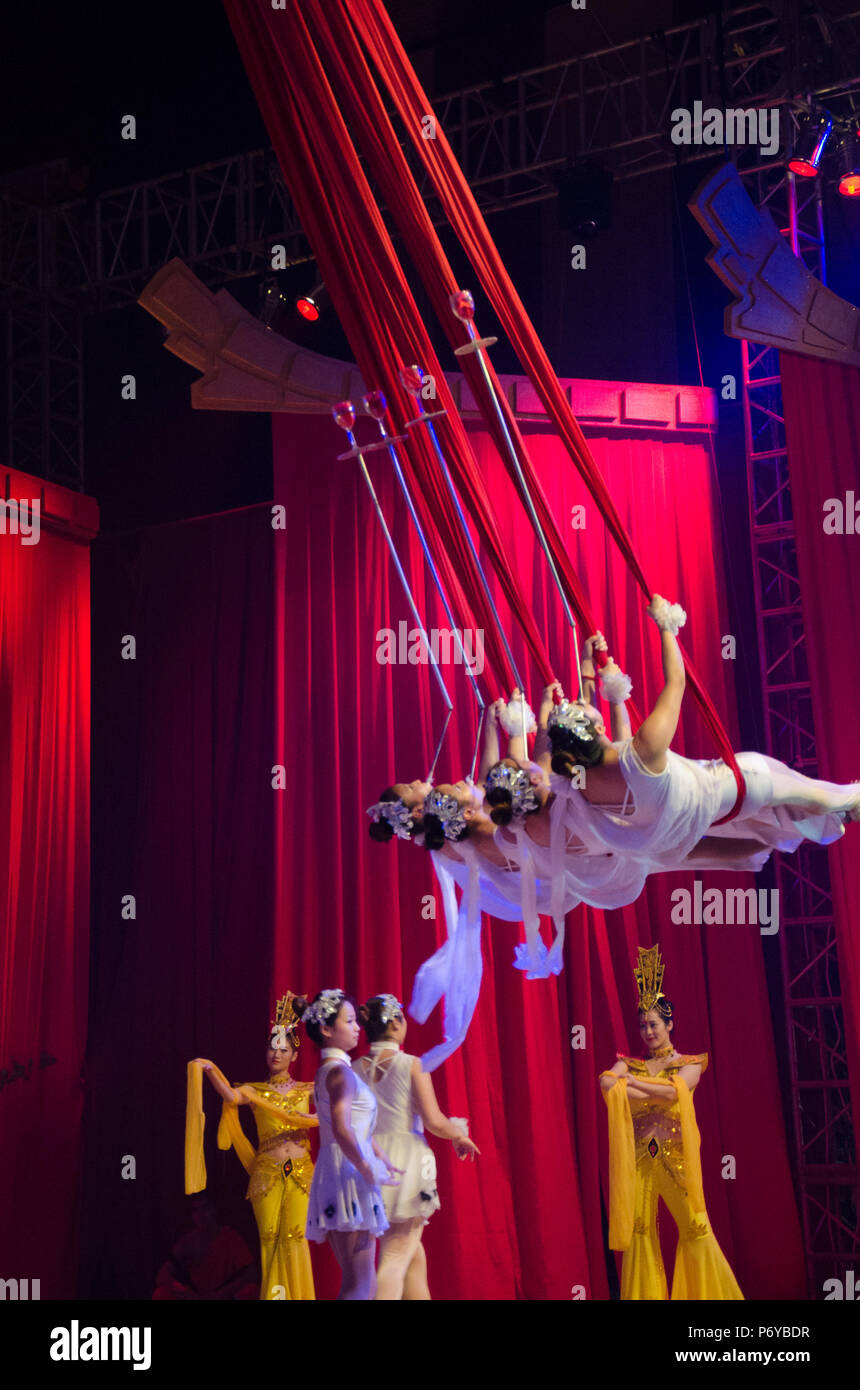 Cina Shaolin Monks Kung Fu Arti Marziali Show ( circo orientale in Ancol, Jakarta, Indonesia ) Foto Stock