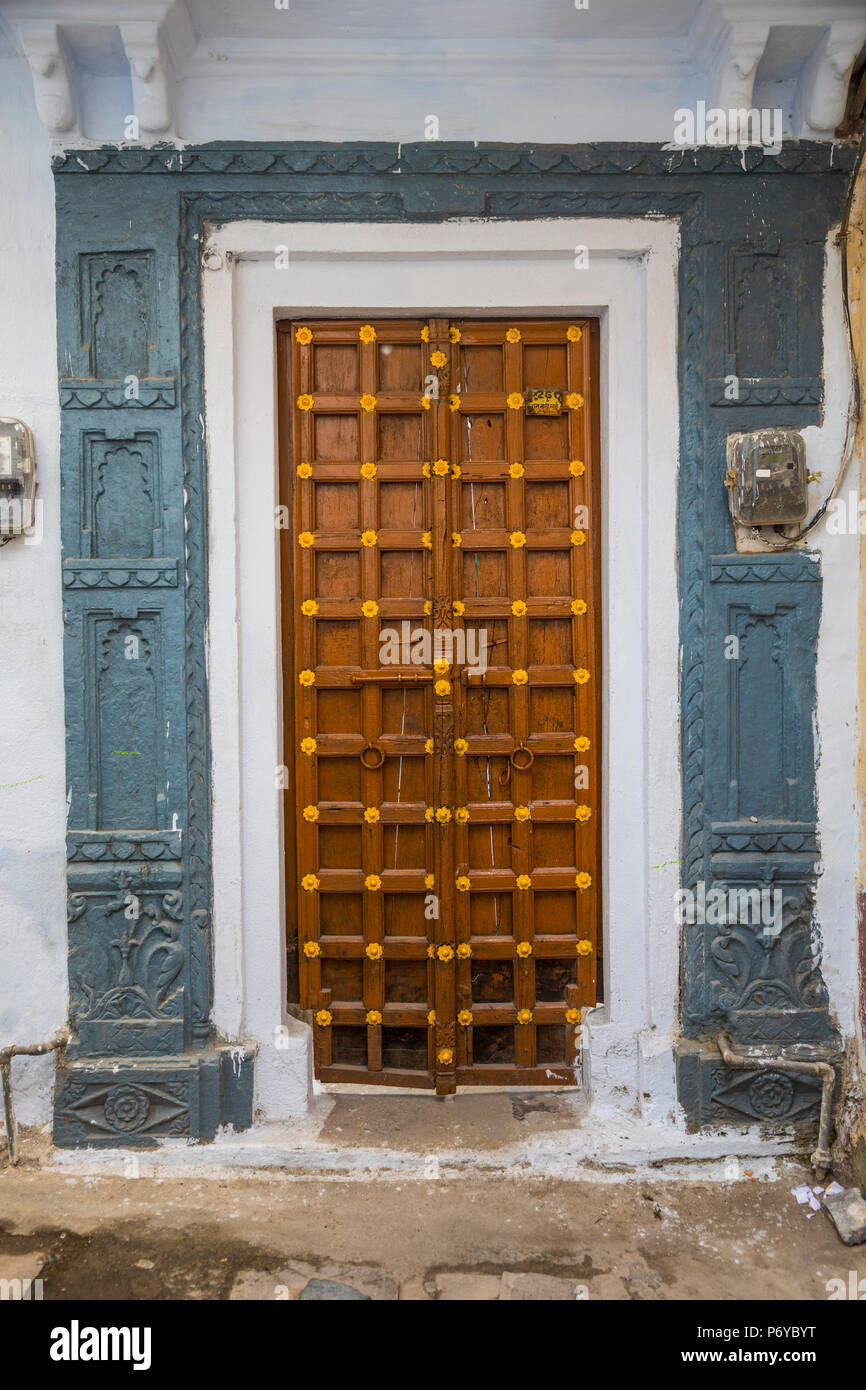 Dettaglio della porta nella città vecchia di Udaipur, Rajasthan, India Foto Stock