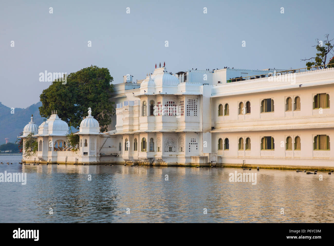 Taj Lake Palace, Lago Pichola, Udaipur, Rajasthan, India Foto Stock