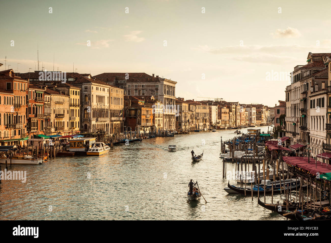 Canal Grande da Rialto, Venezia, Italia Foto Stock