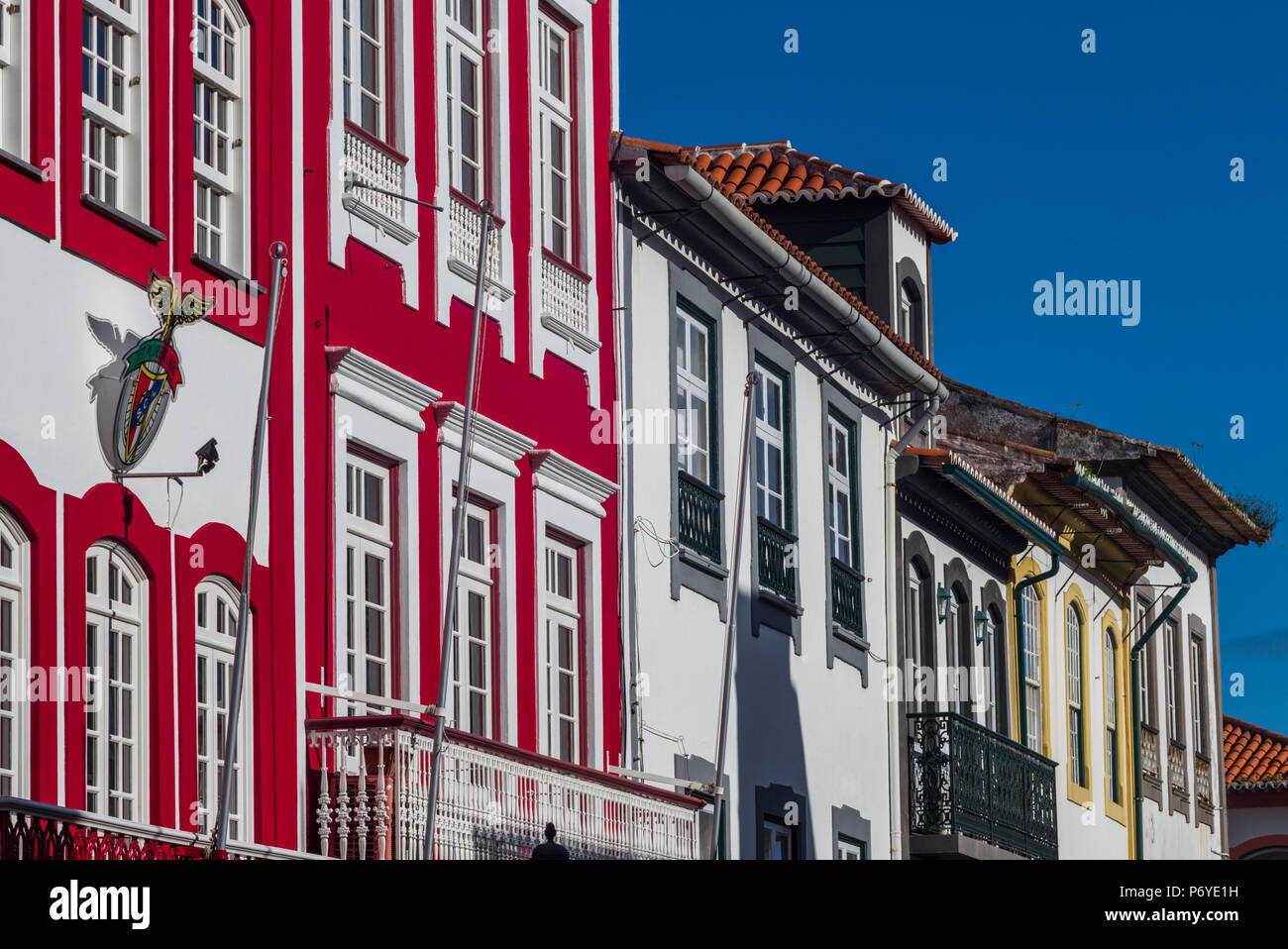 Portogallo Azzorre, l'isola di Terceira, Angra do Heroismo, Rua Direita street Foto Stock