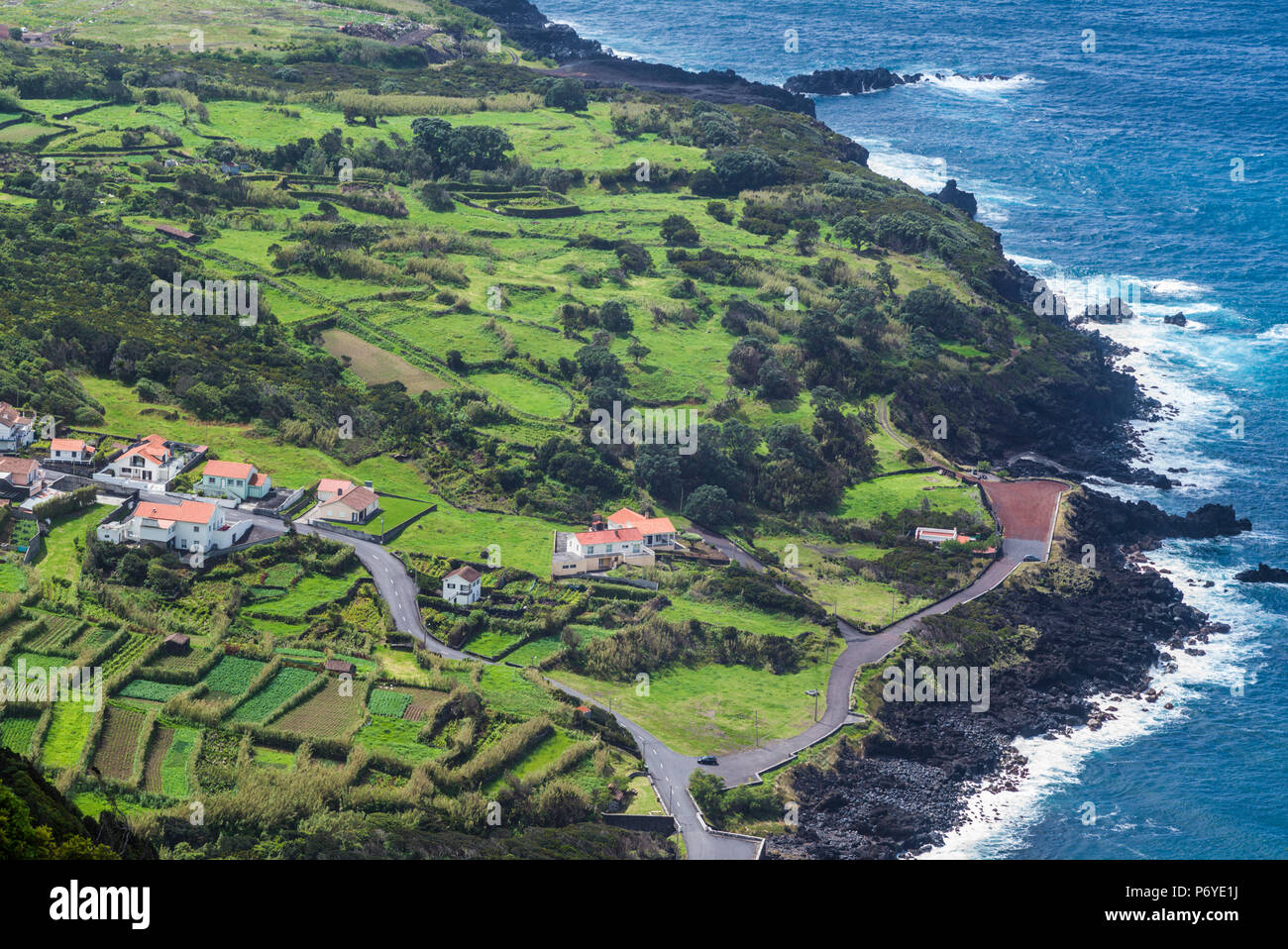 Portogallo Azzorre, l'isola di Faial, Baia de Ribeira di Porto da Faja Foto Stock