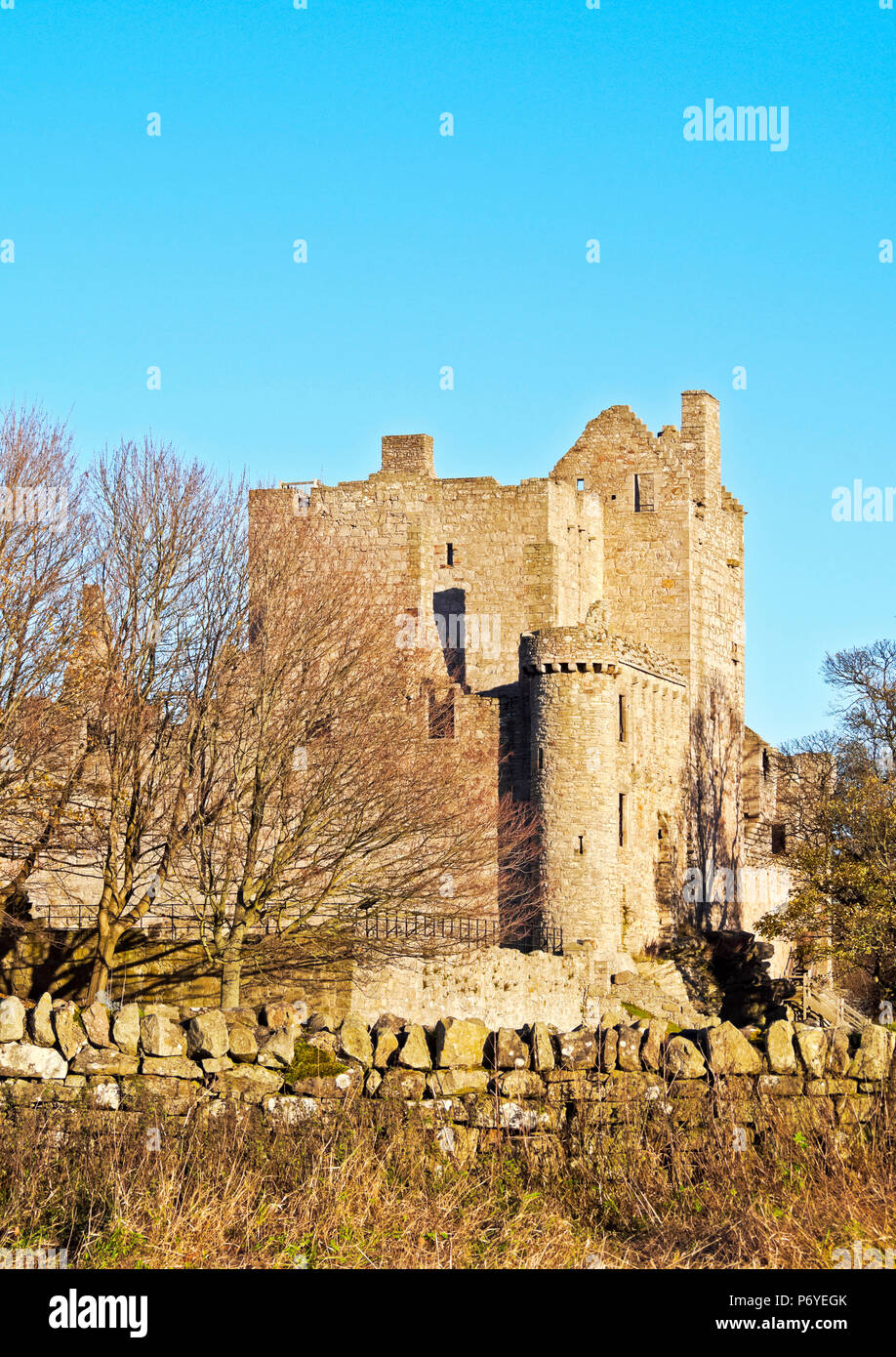 Regno Unito, Scozia, Lothian, Edimburgo, vista del Craigmillar Castle. Foto Stock