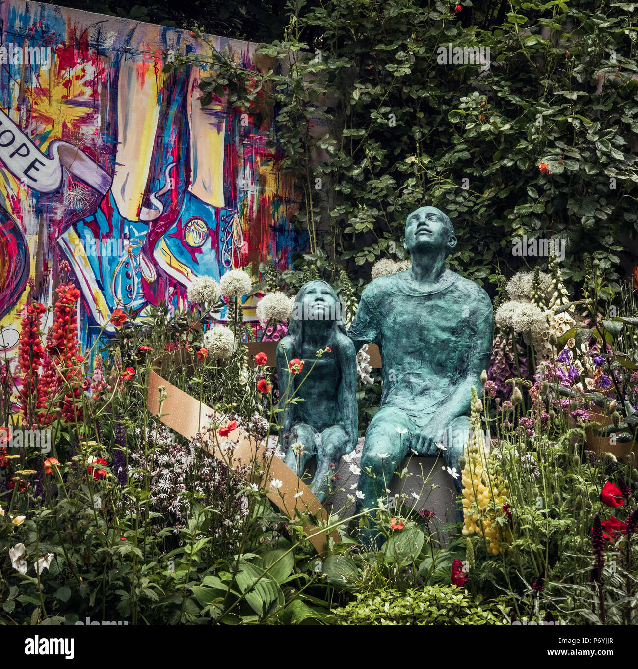 Il Supershoes, cucita con la speranza di un giardino 2018 giardino artigianale al Chelsea Flower Show a Londra, Regno Unito. Foto Stock