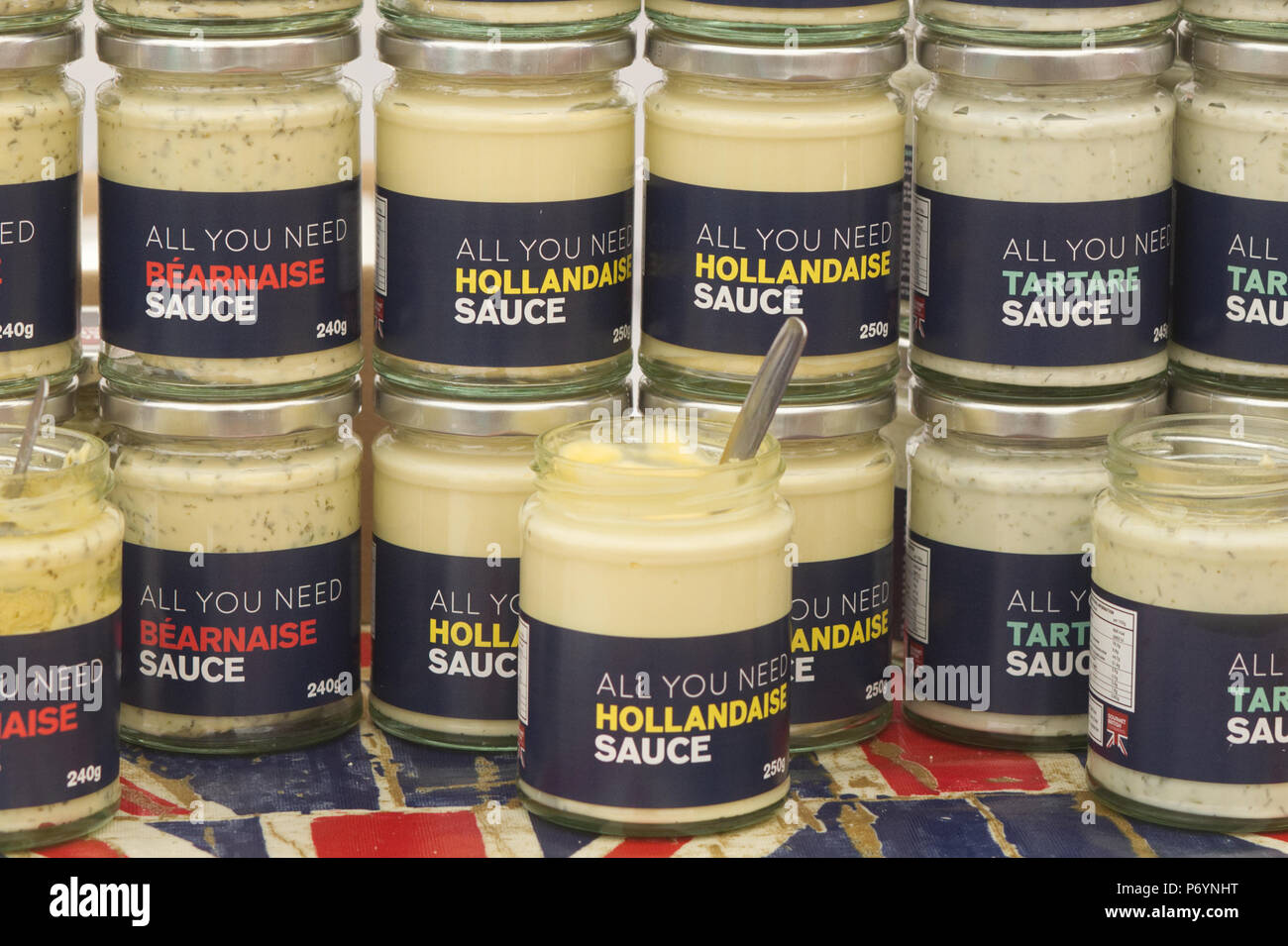 British Hollandaise Bearnaise tartare e salse Foto Stock
