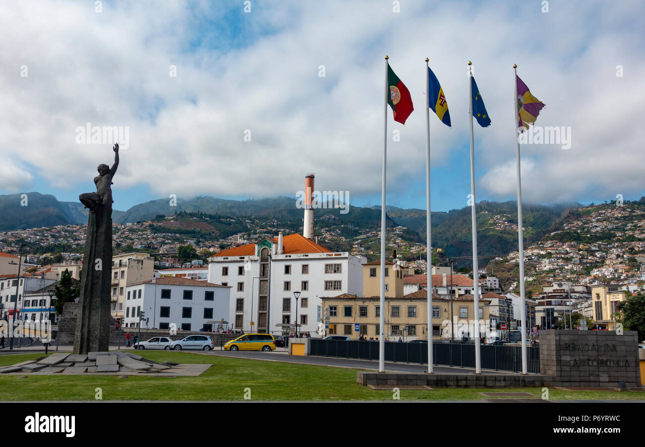 Praca da Autonomia in Funchal Madeira, ricostruito dopo le inondazioni nel 2010 Foto Stock