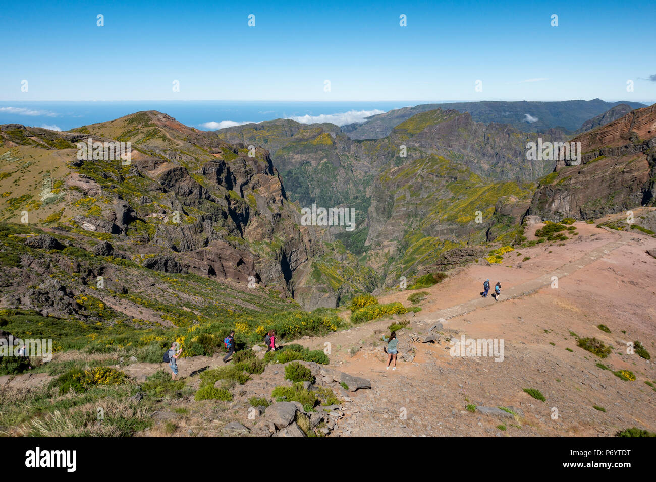 Viste dal Pico do Arieiro, il terzo picco più alto in Madeira. Foto Stock