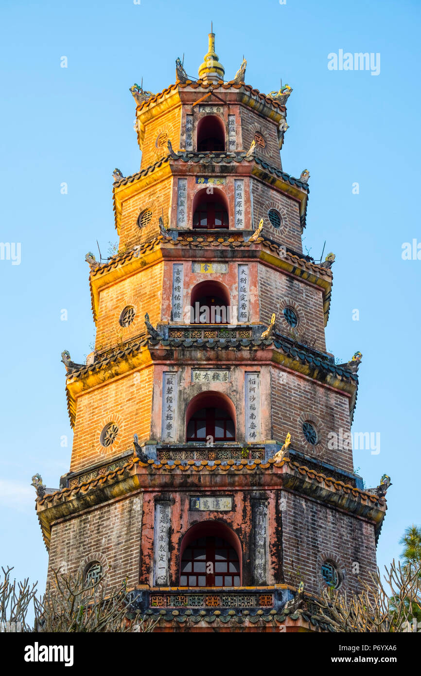 Thien Mu Pagoda (Chua Thien Mu), tonalità, Thua Thien-Hue Provincia, Vietnam Foto Stock