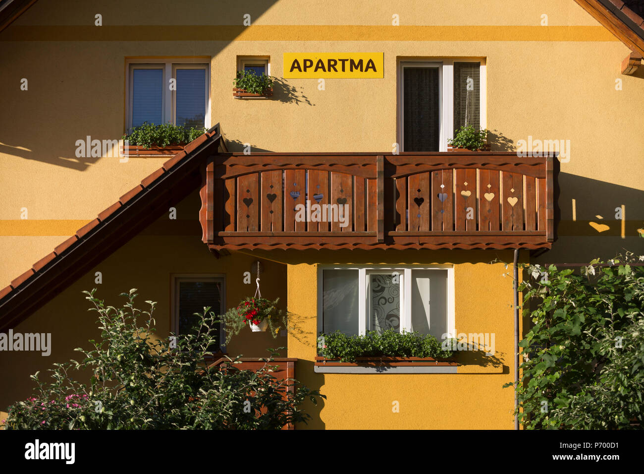 Un appartamento di vacanza in un ambiente rurale villaggio sloveno, il 19 giugno 2018, in Bohinjska Bela, Bled, Slovenia. Foto Stock