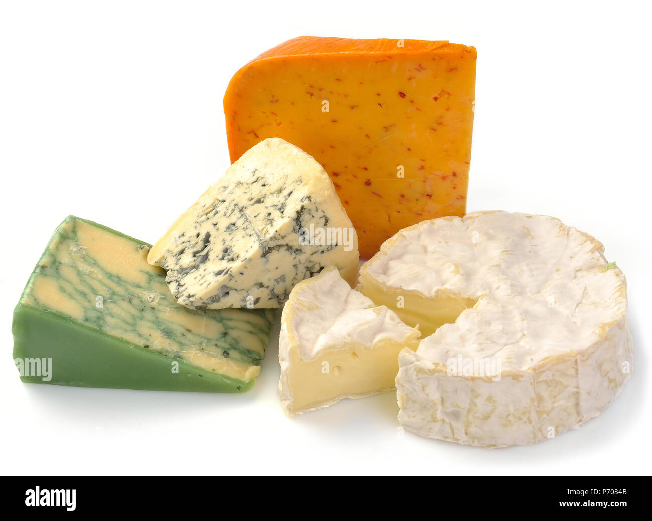 Set di formaggio con stampo e camembert su sfondo bianco Foto Stock