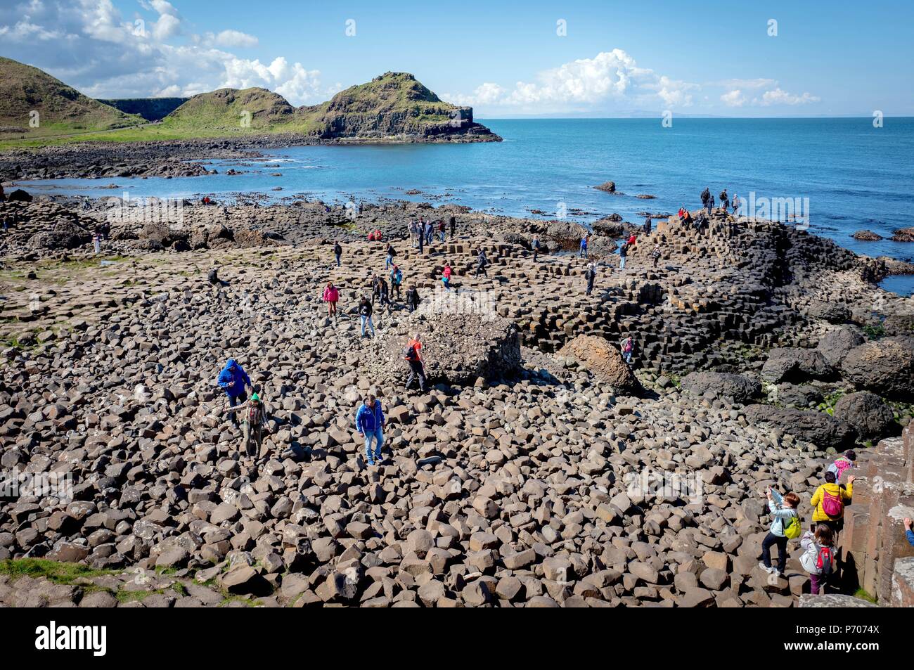 21/06/2018. Irlanda del Nord, Regno Unito. Il Giants Causeway in Irlanda del Nord.Foto di Andrew Parsons/ Parsons Media Ltd Foto Stock