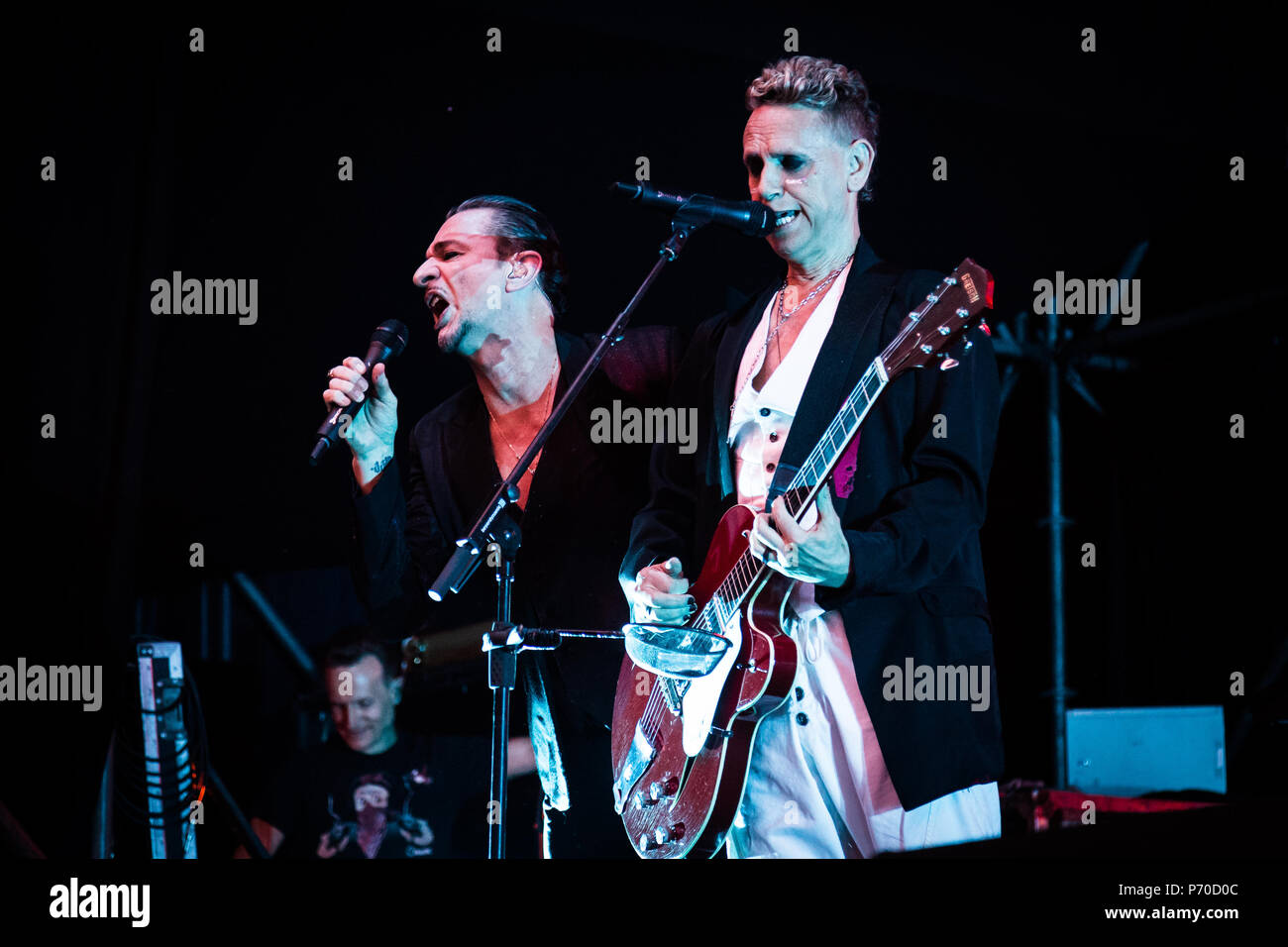 Il Barolo, Italia. 02Luglio, 2018. British Band Depeche Mode esegue su collisioni in Barolo. Credito: Corrado Iorfida/Pacific Press/Alamy Live News Foto Stock