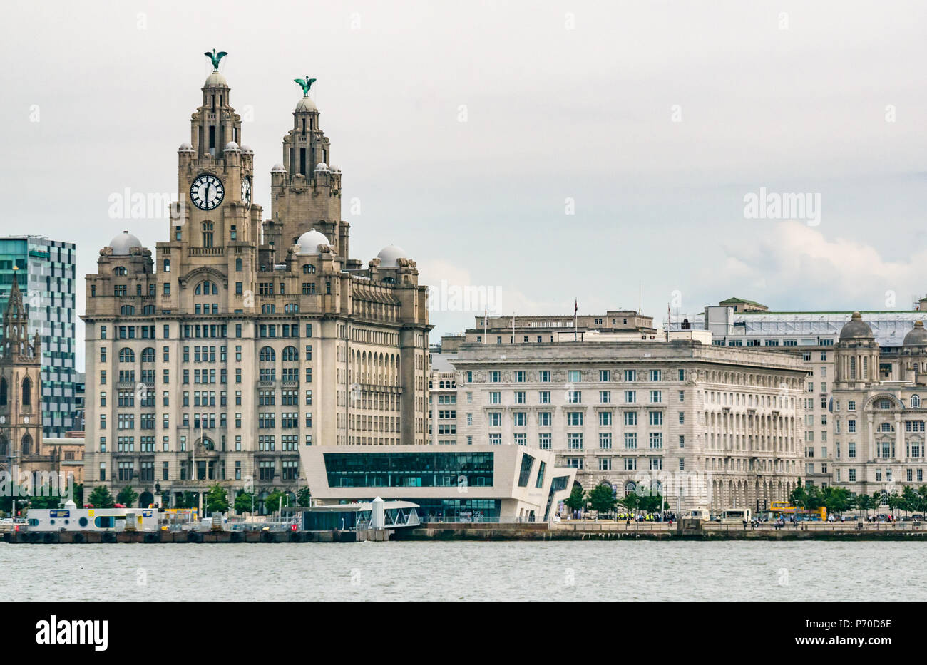Le Tre Grazie, porto di Liverpool edificio, Cunard Building, Royal Liver Building e il moderno Museo di Liverpool, Pier Head, Liverpool, England, Regno Unito Foto Stock