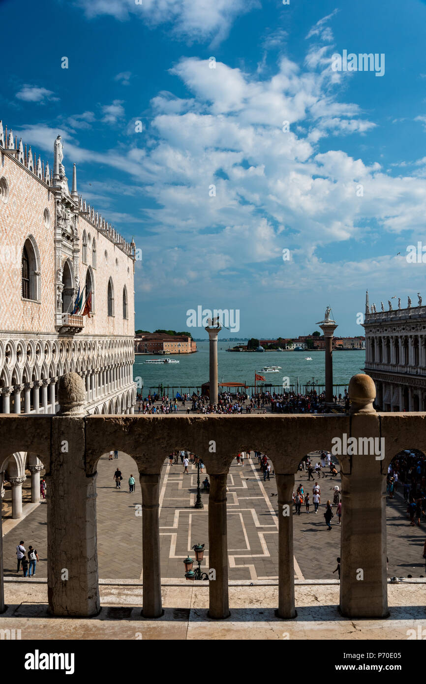 La Basilica di San Marco, Venezia Italia, prese durante la primavera. Foto Stock