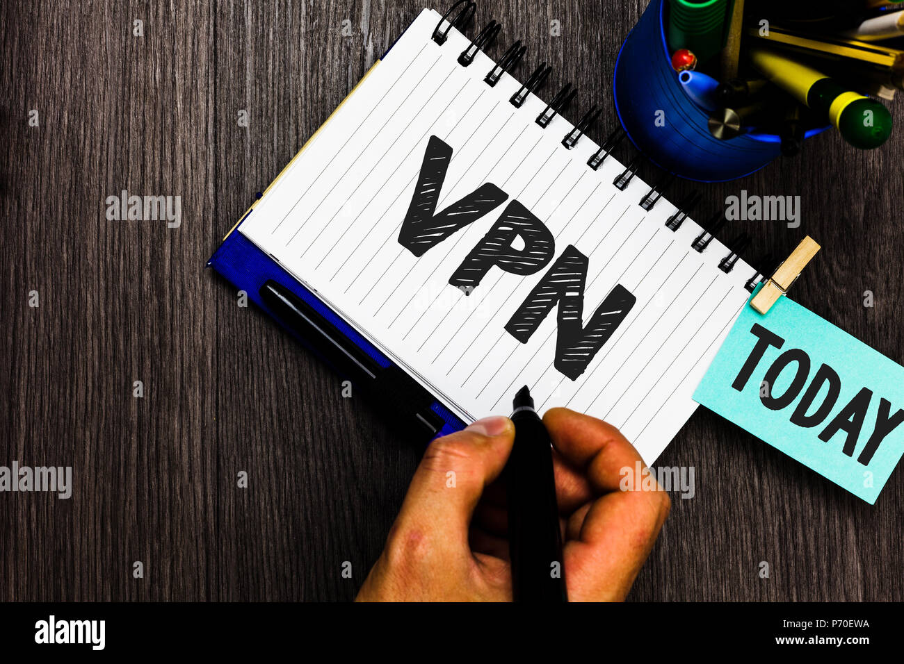 Segno di testo che mostra la VPN. Foto concettuale fissato rete privata virtuale attraverso il dominio riservati protetti Promemoria appuntamento quotidiano lavoro penne penh Foto Stock