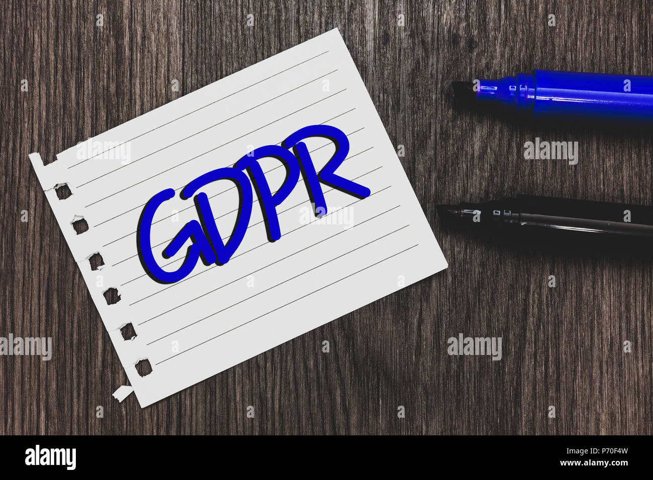 Conceptual la scrittura a mano che mostra il PILR. Business photo testo generale della protezione dei dati il Regolamento privacy leggi UE rispetto le penne per marcatura sono libro bianco nero Foto Stock