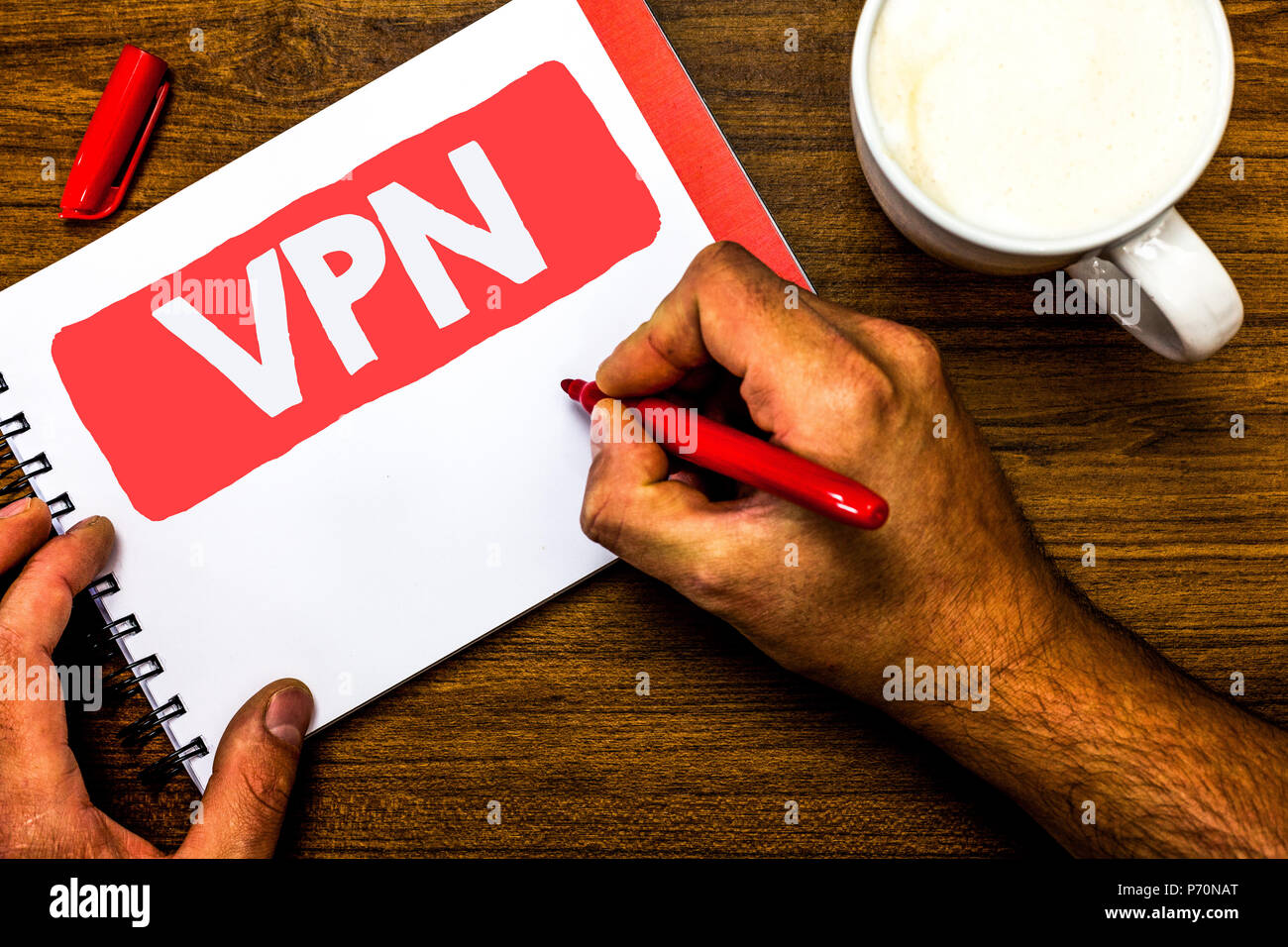 Segno di testo che mostra la VPN. Foto concettuale fissato rete privata virtuale attraverso il dominio riservati protetti Cup marker rosso penna notepad white paper ni Foto Stock