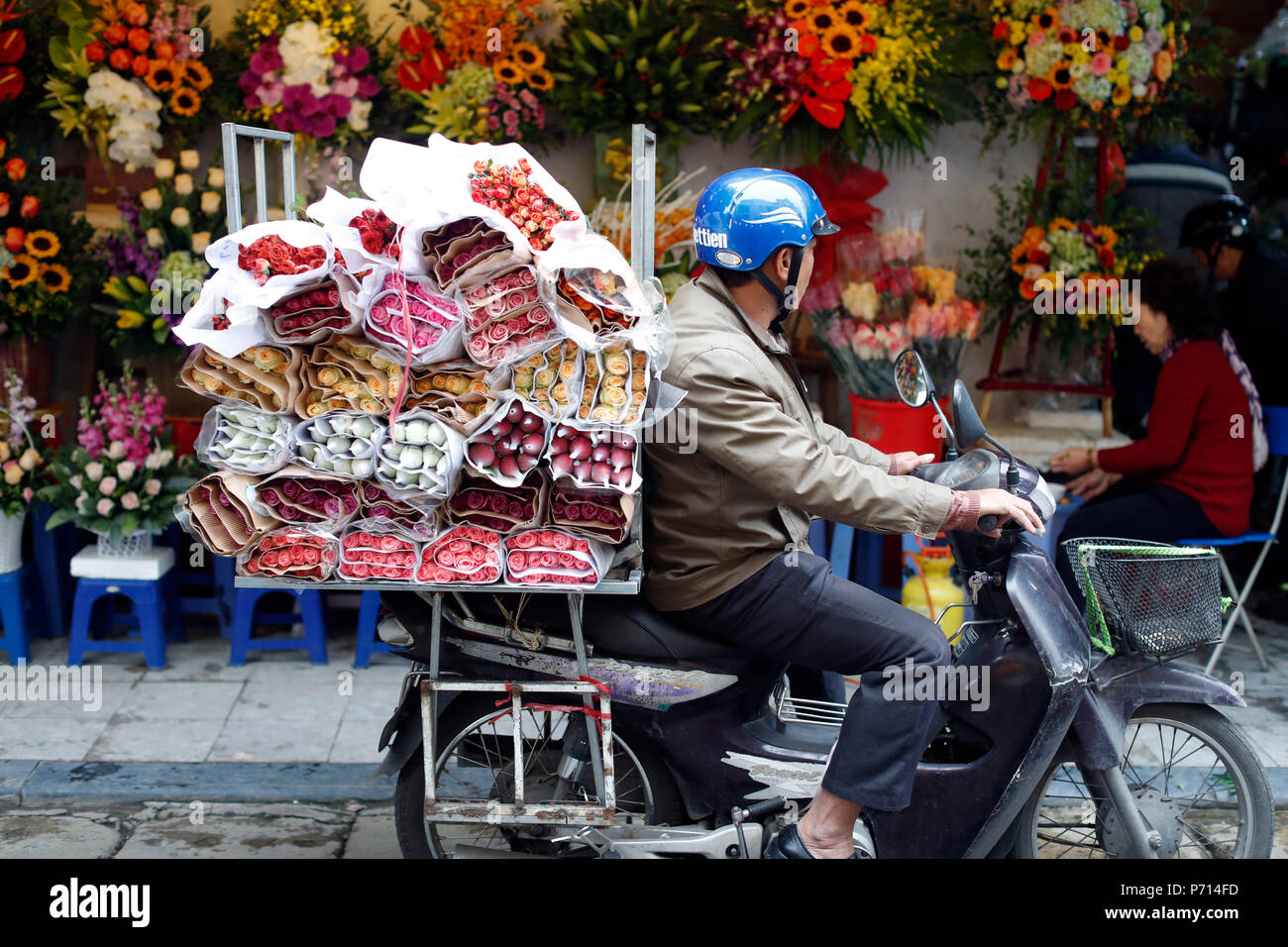 Motore di moto presso il mercato dei fiori, Hanoi, Vietnam, Indocina, Asia sud-orientale, Asia Foto Stock