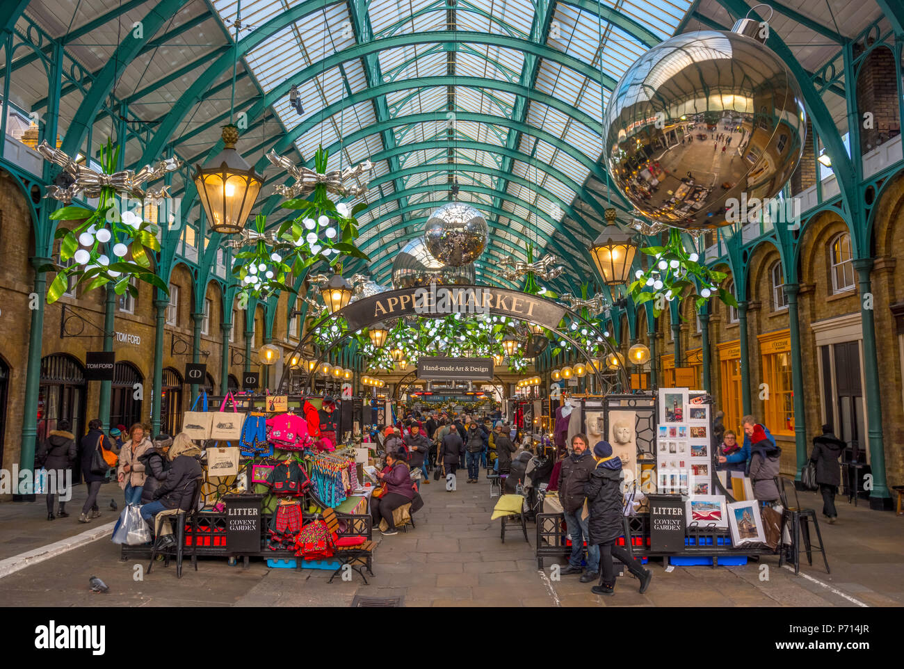 Mercato di Covent Garden a Natale, London, England, Regno Unito, Europa Foto Stock