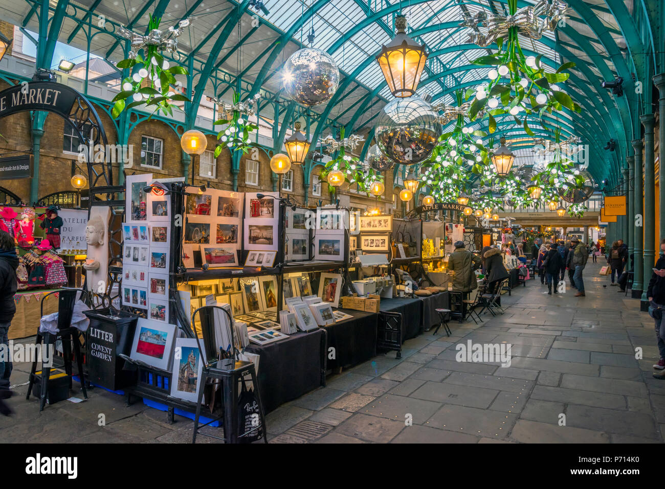 Mercato di Covent Garden a Natale, London, England, Regno Unito, Europa Foto Stock