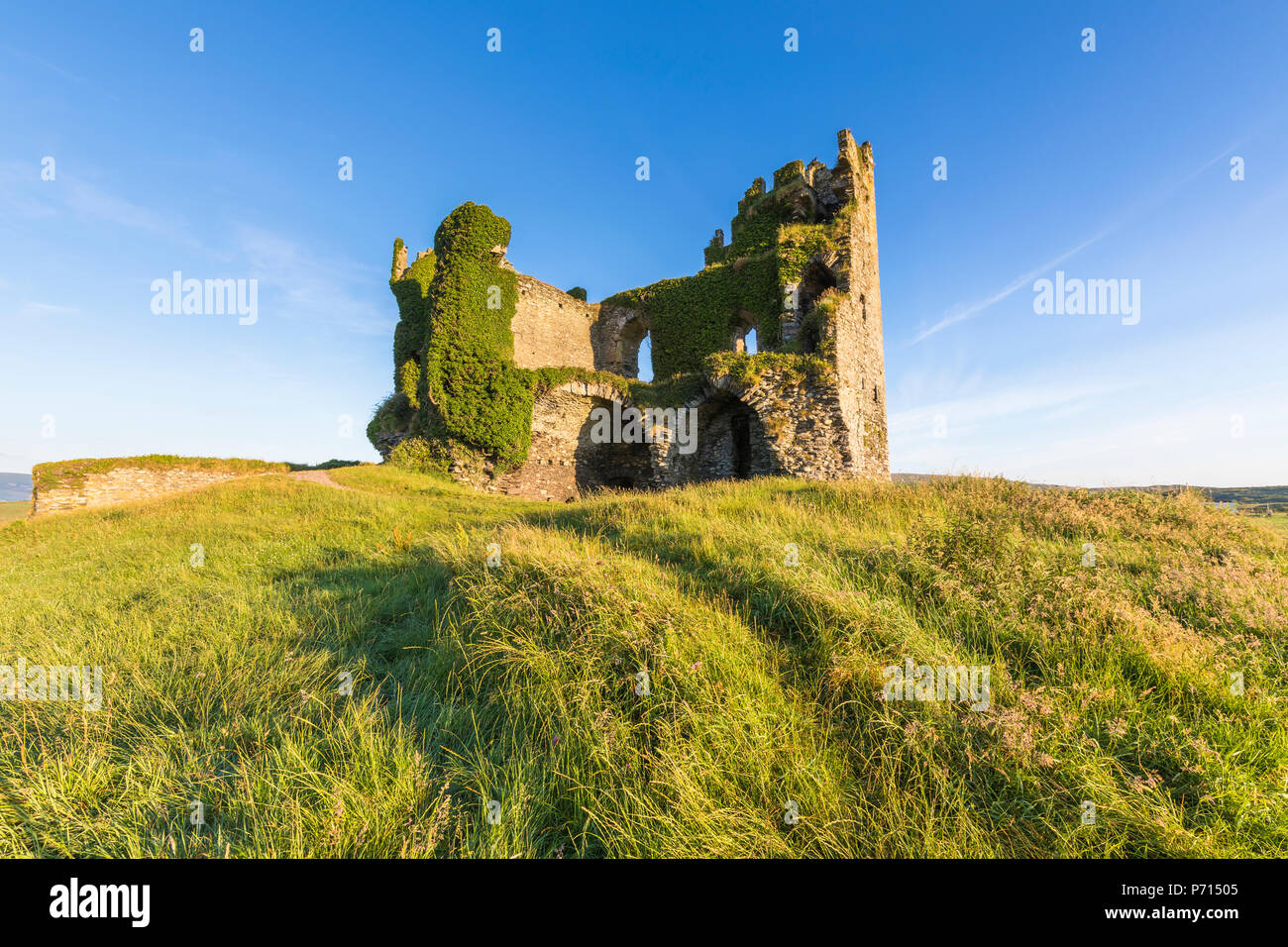 Ballycarbery Castle, Cahersiveen, nella contea di Kerry, Munster, Repubblica di Irlanda, Europa Foto Stock
