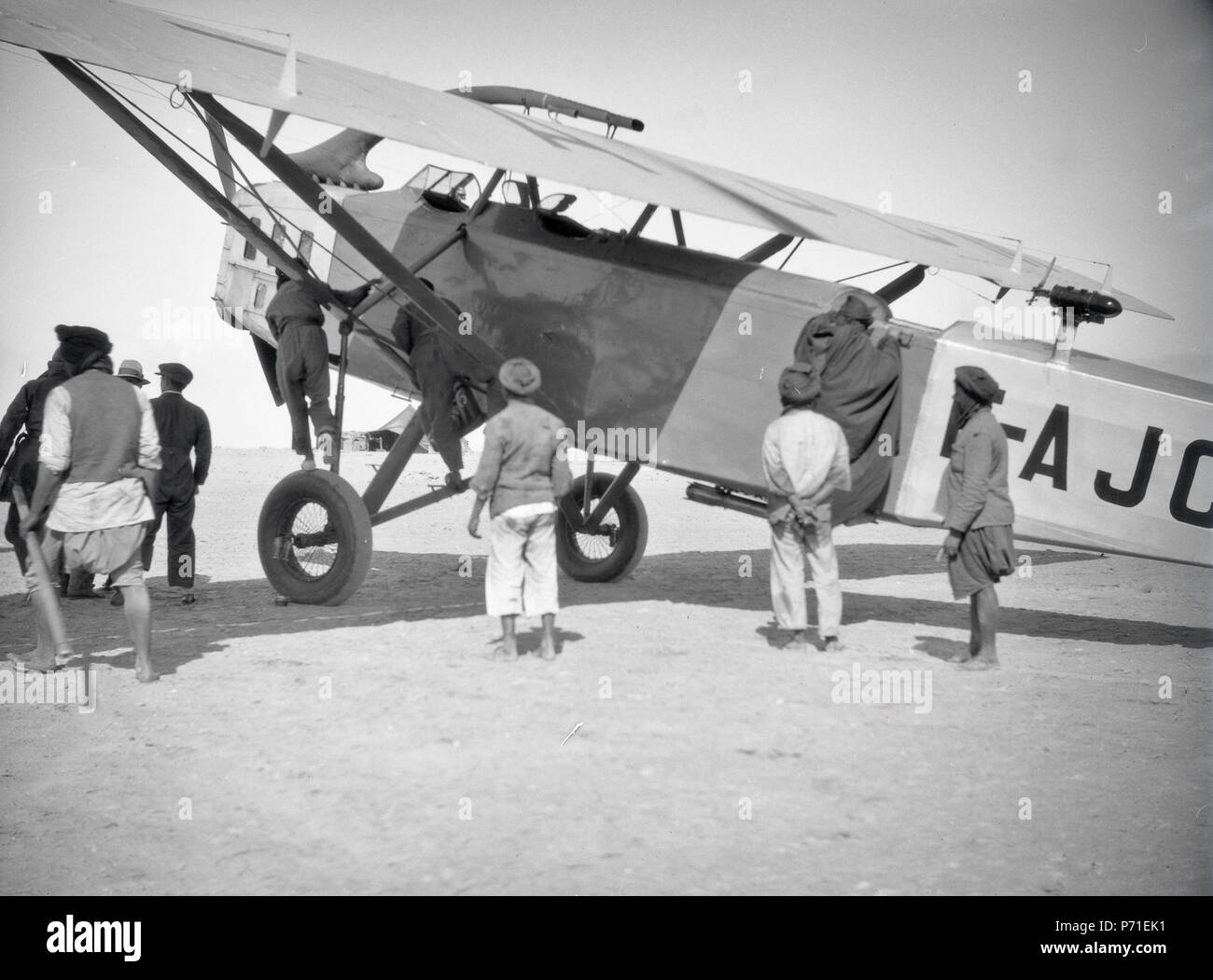 154 Latécoère 26 ETH-BIB-Gruppe Männer bei französischem Flugzeug am Kap Juby-Tschadseeflug 1930-31-LBS MH02-08-1088 Foto Stock