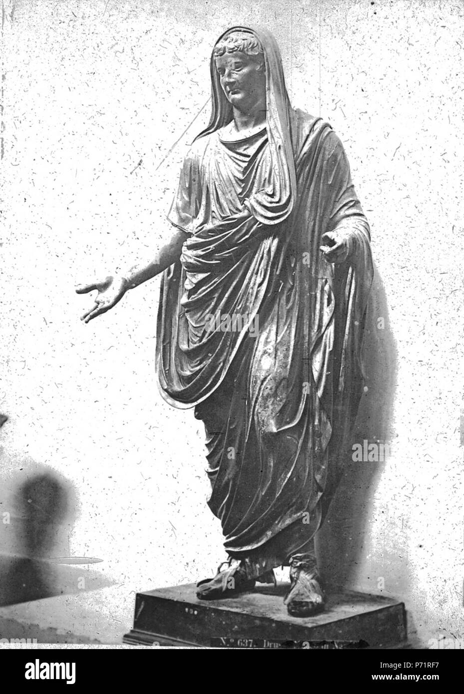 Inglese: Museo di Napoli, Napoli, Italia. Roman vestito di toga; Museo di Napoli. Il Brooklyn Museum Archives, Goodyear Archival Collection (S03 06 01 020 2523 immagine). prima di 1923 207 S03 06 01 020 2523 immagine Foto Stock
