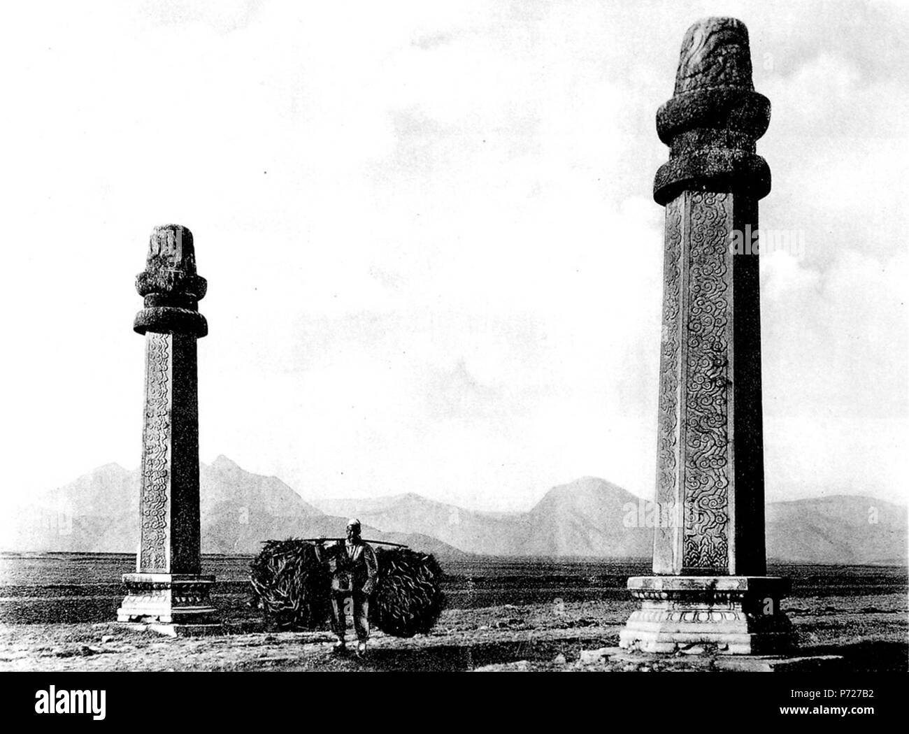162 Marmorsäulen Am Anfang der 〟Geisterallée Foto Stock