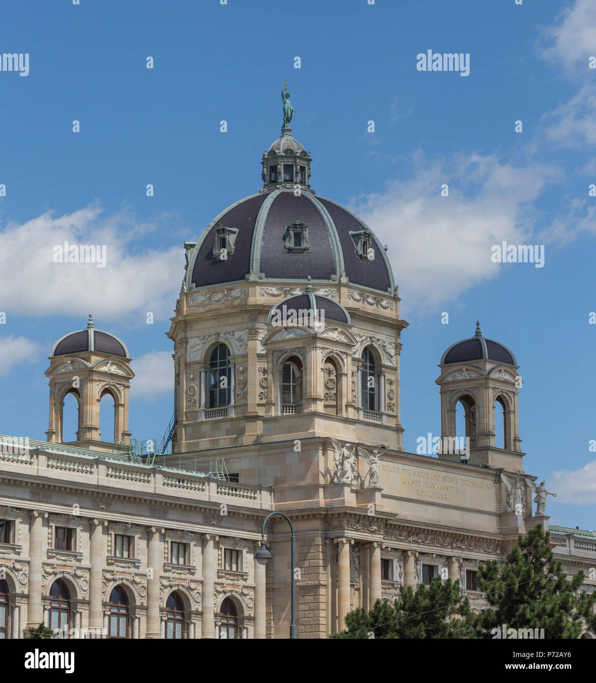 Deutsch: Naturhistorisches Museum, Vienna inglese: Naturhistorisches Museum di Vienna, Austria Questo supporto mostra il monumento protetto con il numero 13766 in Austria. (Commons, de, ) . 26 luglio 2015, 11:58:18 169 Naturhistorisches Museum Wien - Blick von der Westseite des KHM-9853 Foto Stock