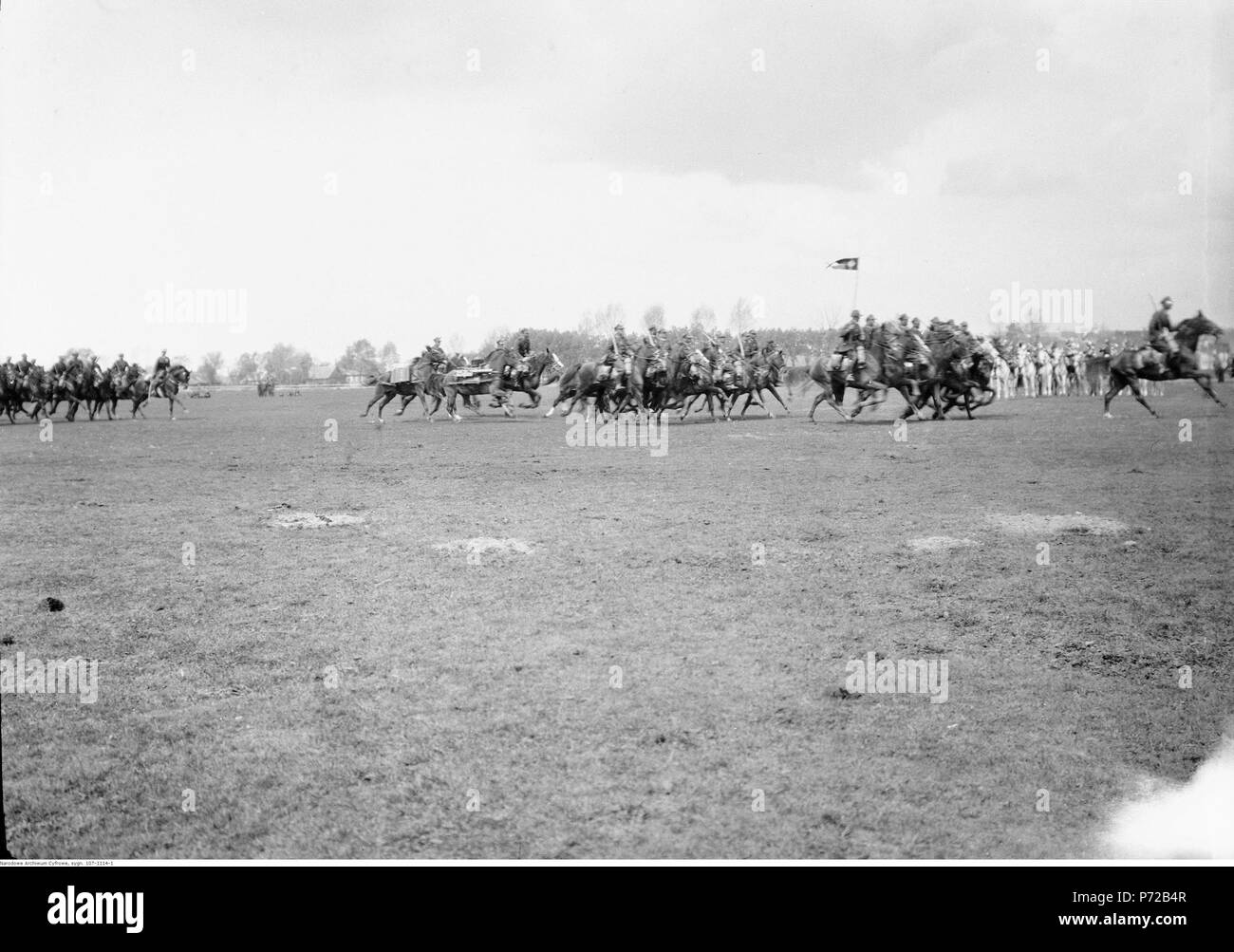 71 Narcyz Witczak-Witaczyński - Uroczystość w 1 Pułku Strzelców Konnych (107-1114-1) Foto Stock