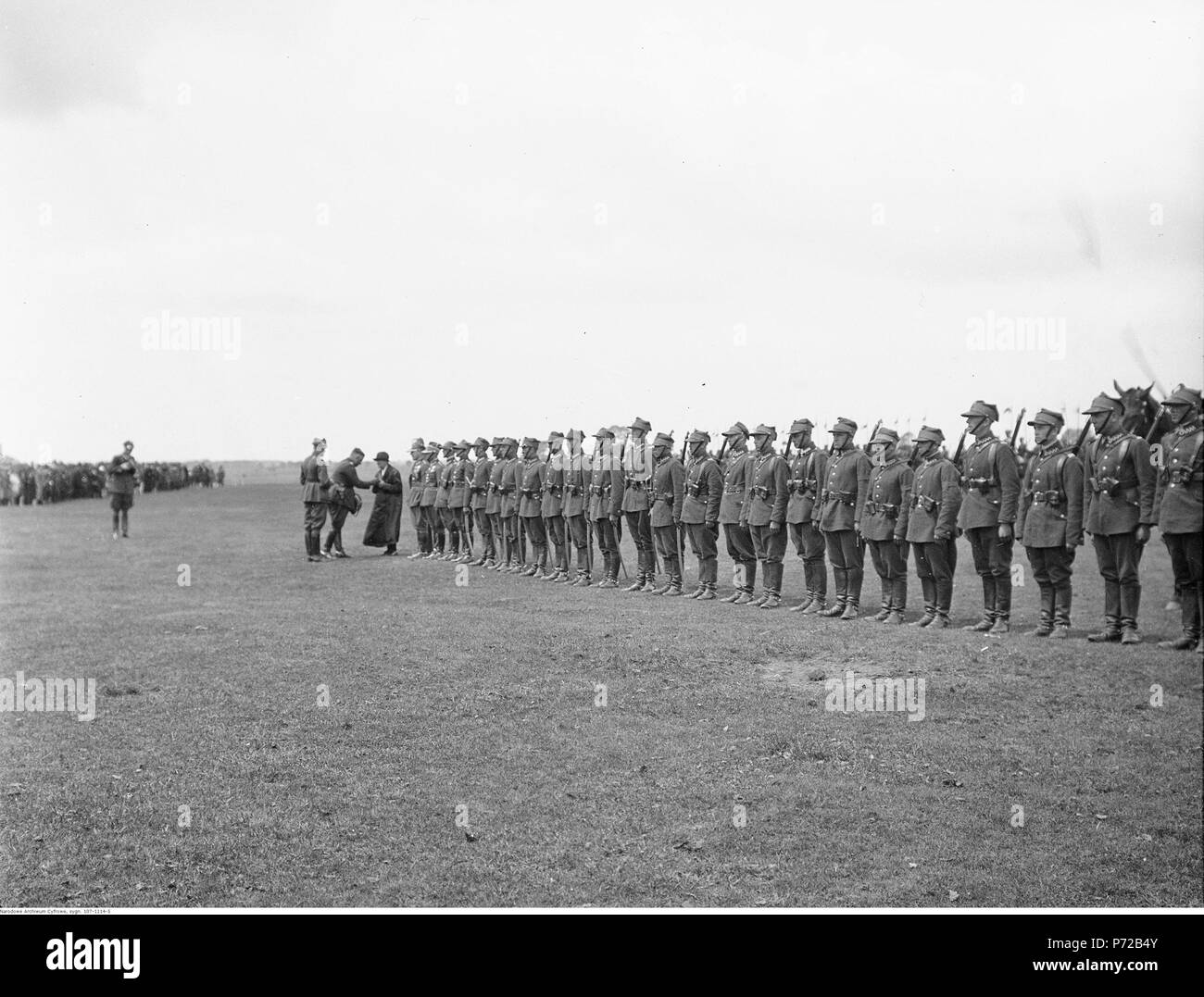71 Narcyz Witczak-Witaczyński - Uroczystość w 1 Pułku Strzelców Konnych (107-1114-5) Foto Stock