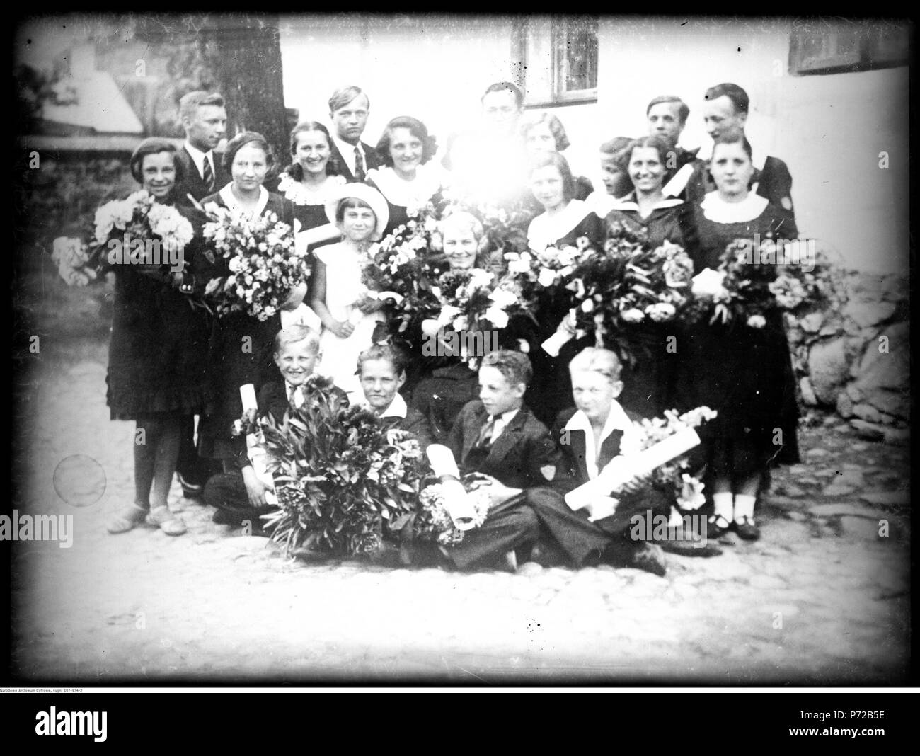 59 Narcyz Witczak-Witaczyński - Grupa młodzieży i dzieci (107-974-2) Foto Stock 59 Narcyz Witczak-Witaczyński - Grupa młodzieży i dzieci (107-974-2) Foto Stock