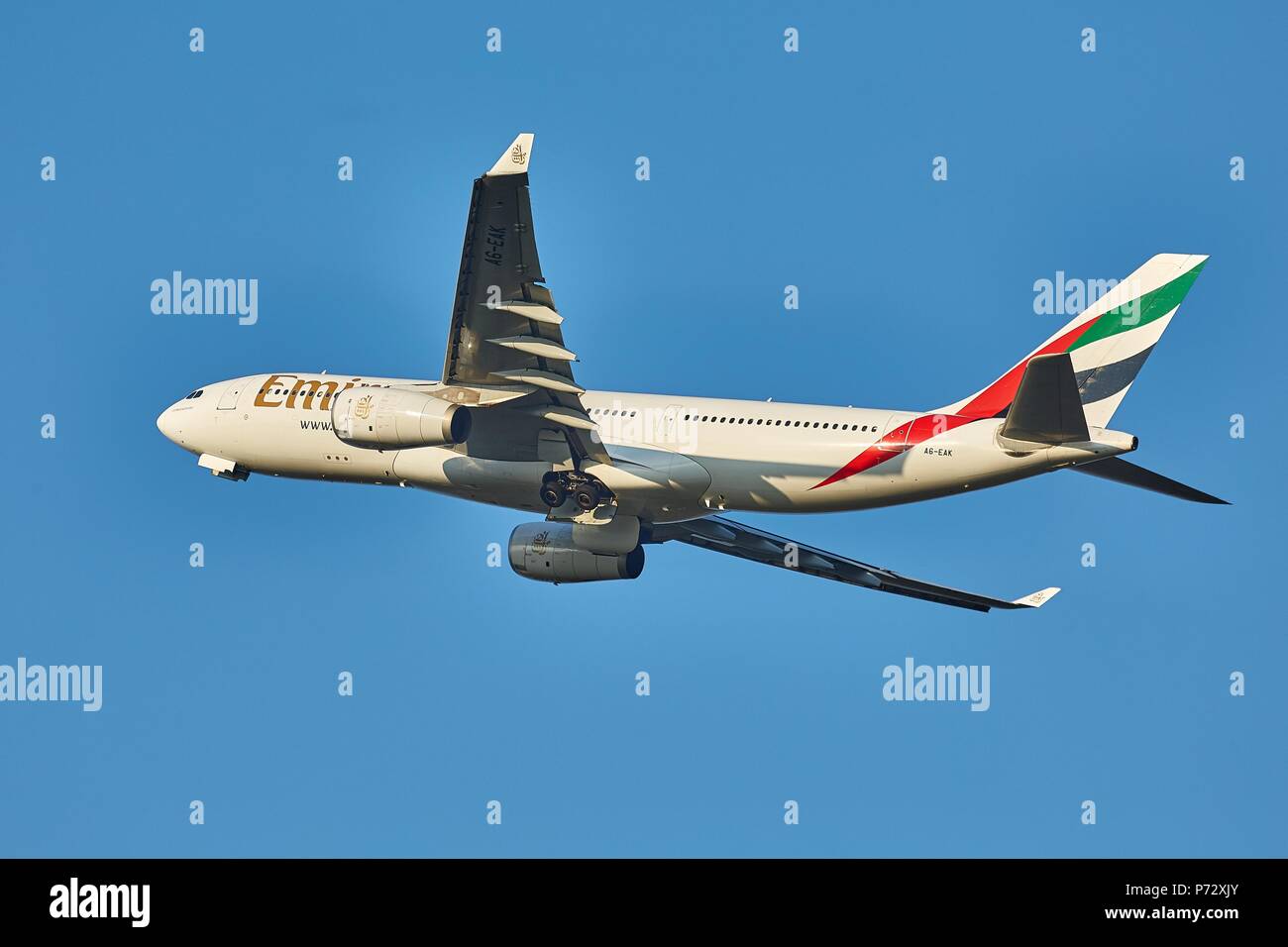 Piano tenendo spento Foto Stock