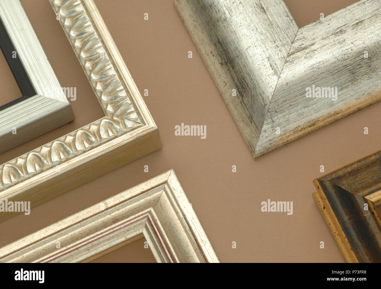 Angoli di raccolta di cornici per quadri e foto Foto stock - Alamy