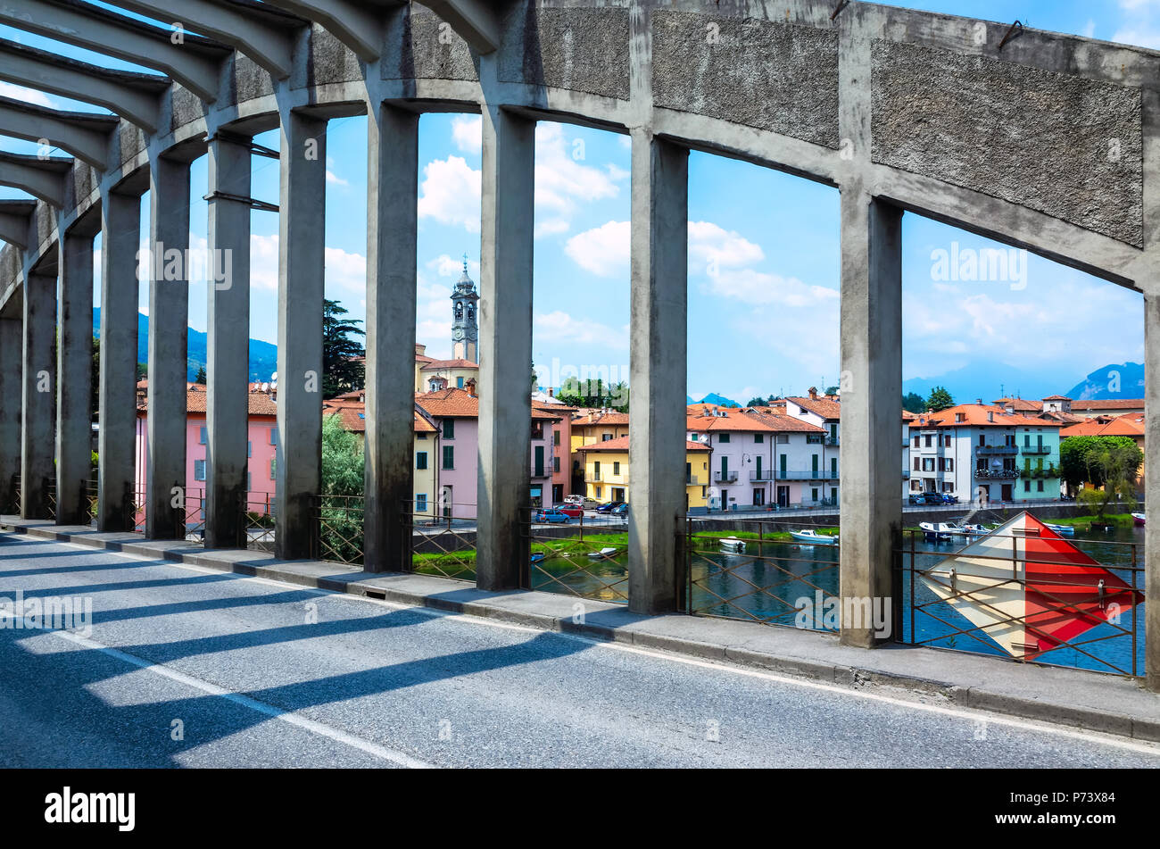 Ponte sul fiume Adda a Brivio, Lecco, Lombardia, Italia Foto Stock