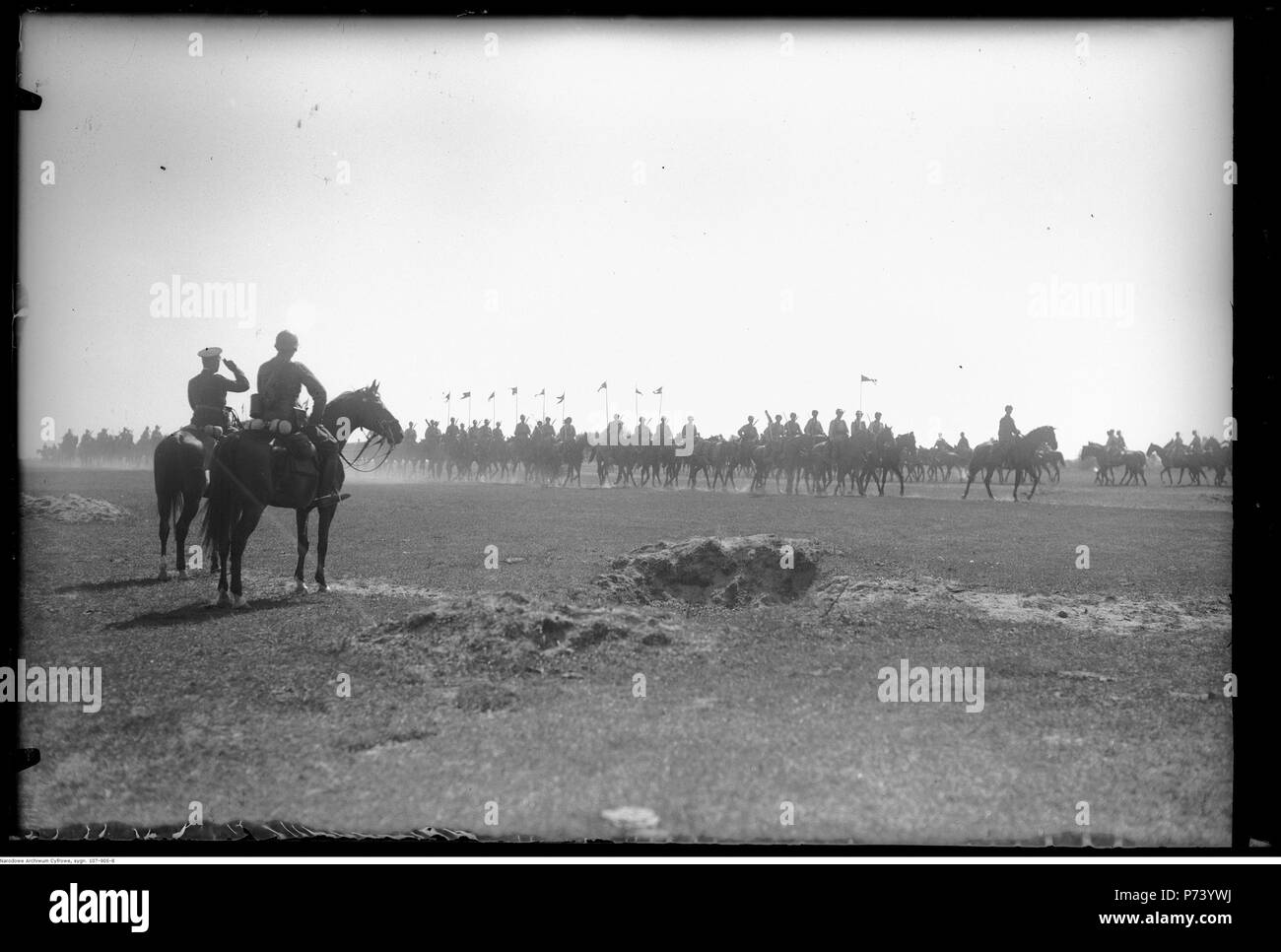 65 Narcyz Witczak-Witaczyński - Pożegnanie 1 Pułku Strzelców Konnych przez Mazowiecką Brygadę Kawalerii (107-905-8) Foto Stock