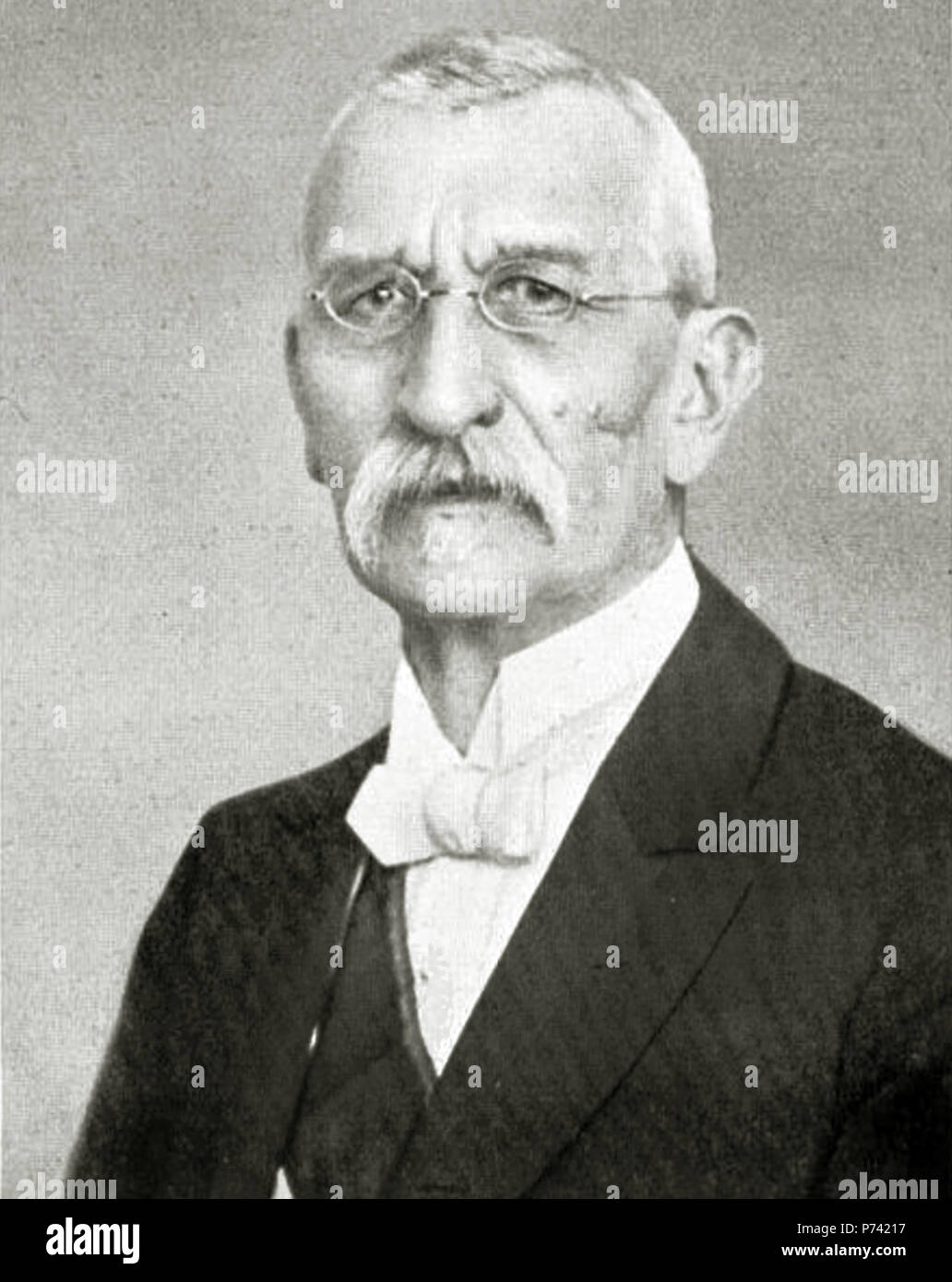 Deutsch: Max von Gevekot (1845-1916), deutscher Jurist und von 1900 bis 1912 lippischer Staatsminister und Regierungschef im Fürstentum Lippe. Prima 1916 12 Max von Gevekot Foto Stock